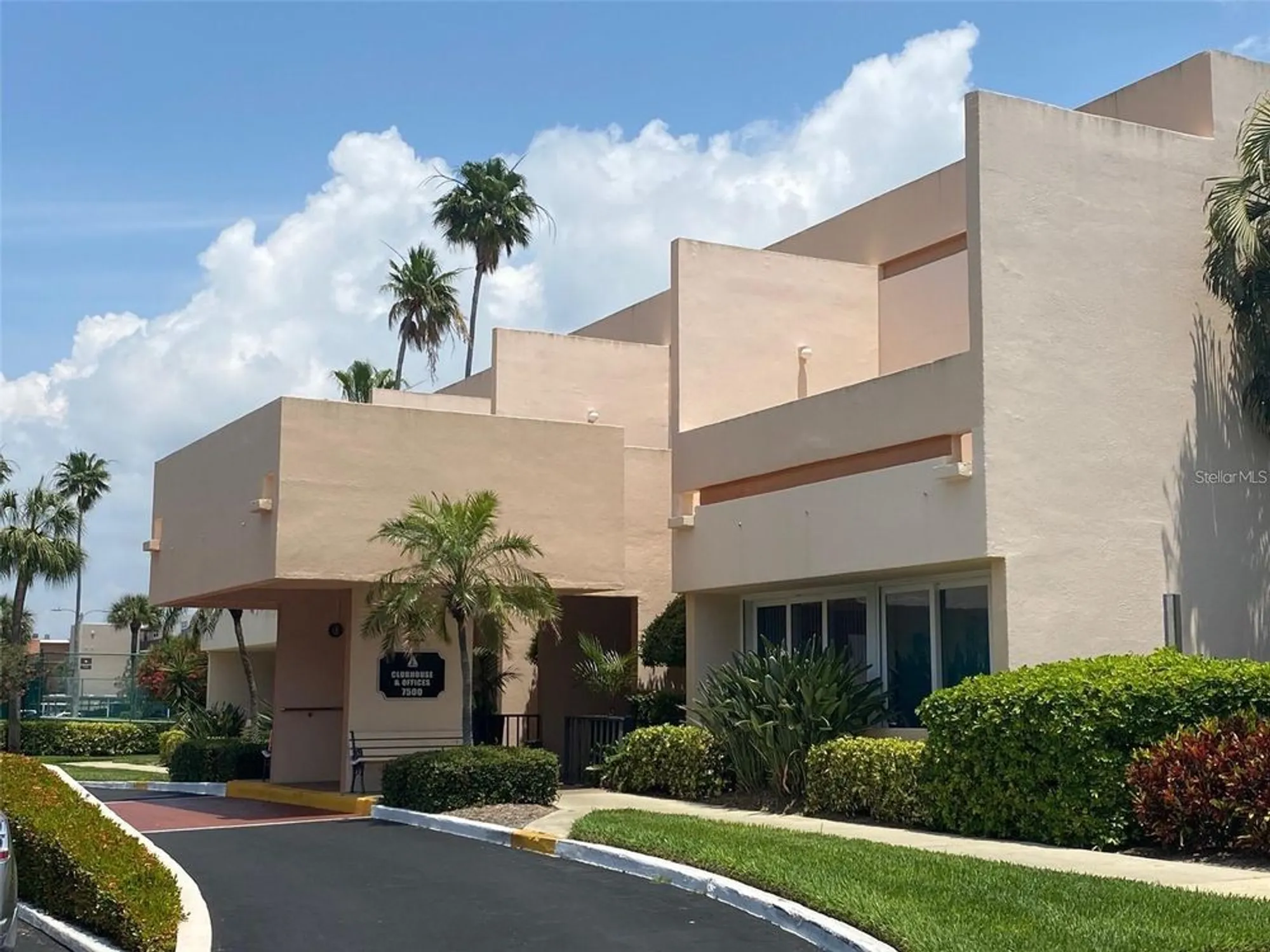 Property Slideshow image 38 of 62 | 7400 sun island dr 202, South Pasadena, FL, 33707