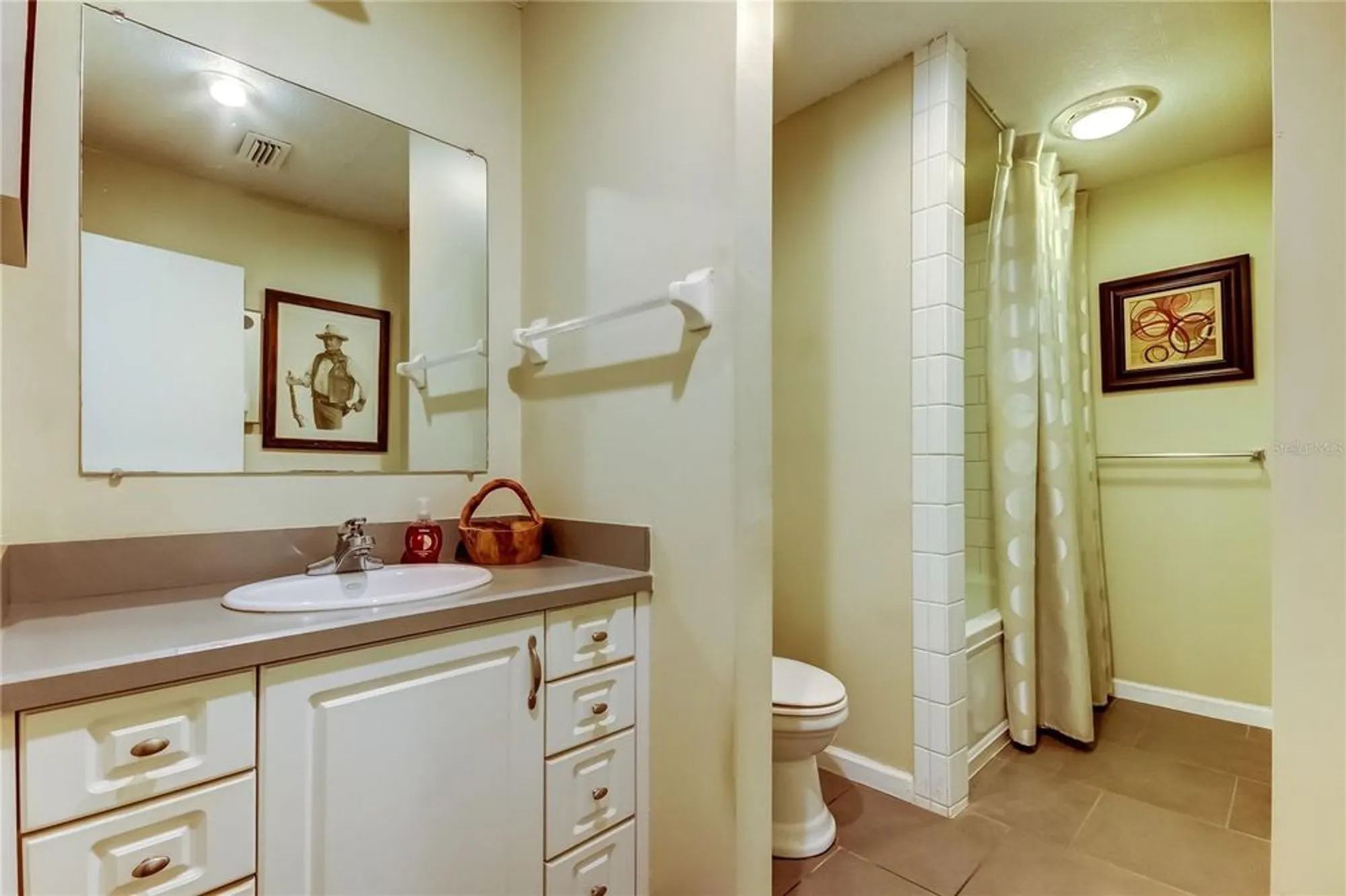 Property Slideshow image 45 of 77 | 329 club manor dr, Sun City Center, FL, 33573