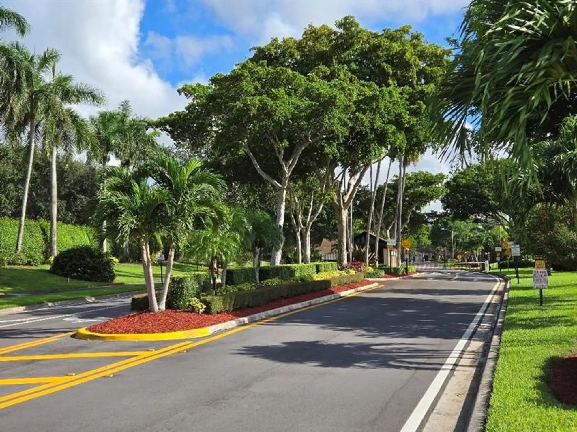 Property Slideshow image 2 of 15 | 8223 springlake dr # 8223, Boca Raton, FL, 33496