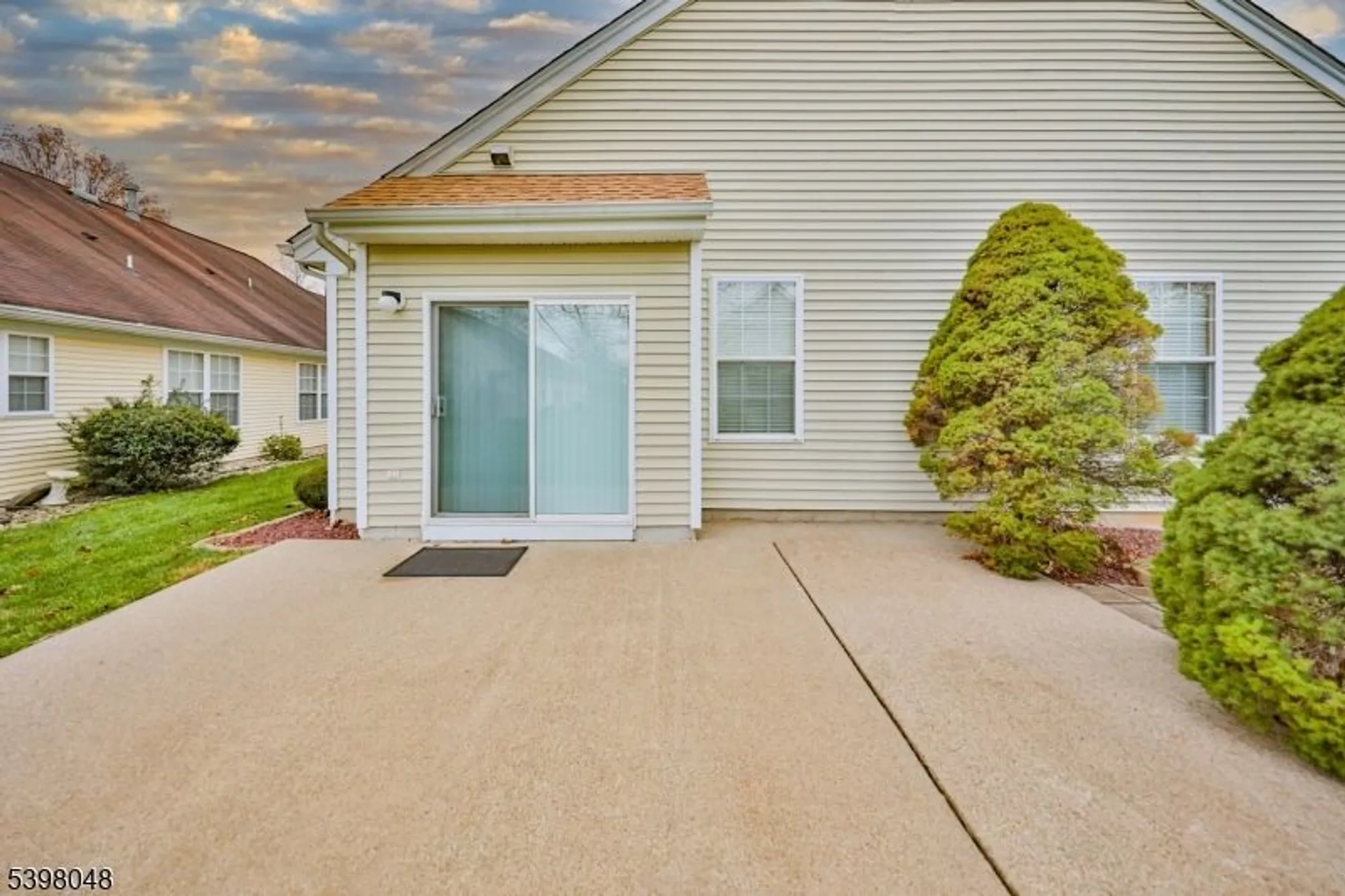 Property Slideshow image 26 of 27 | 107 kensington cir, Belvidere, NJ, 07823