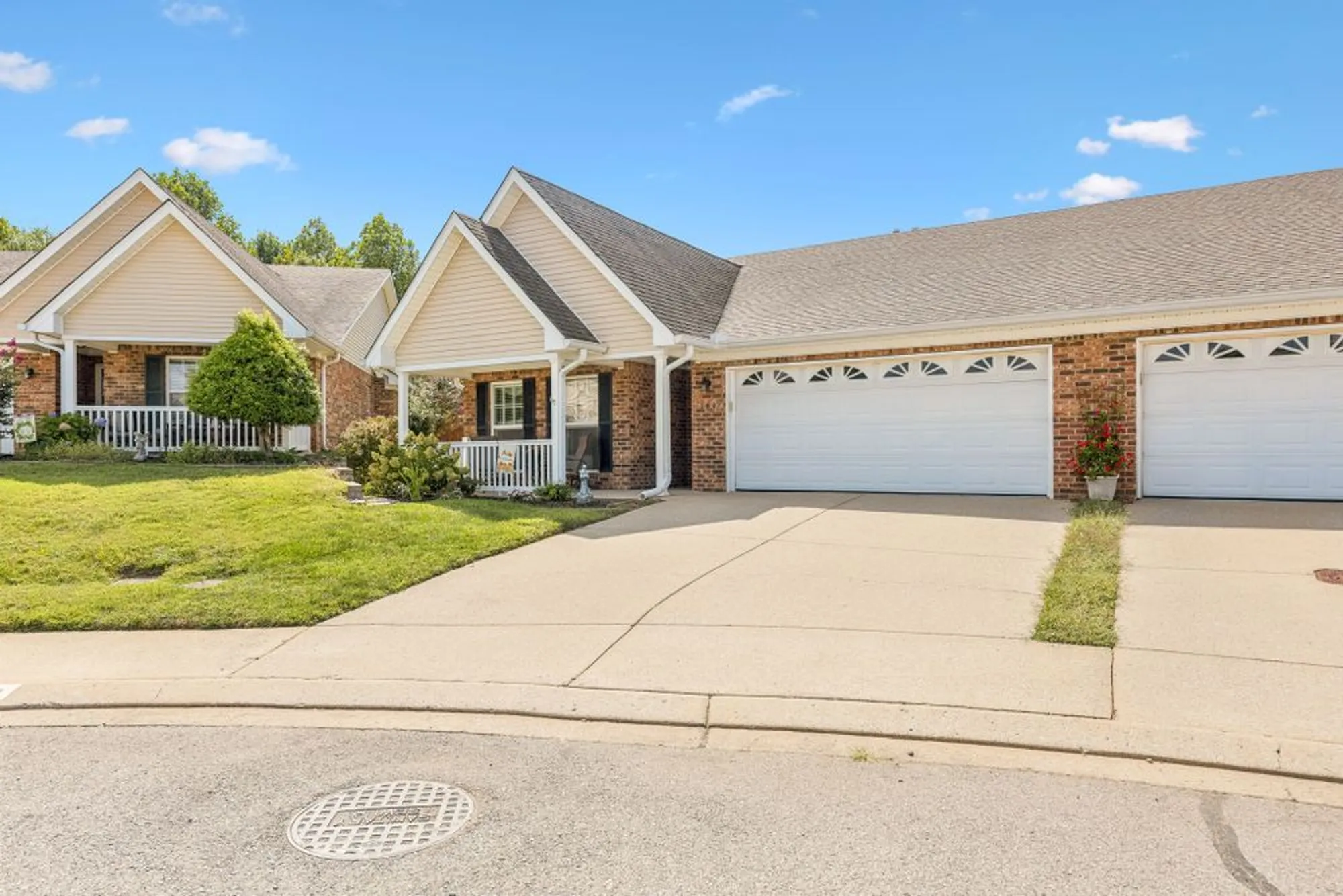 Property Slideshow image 7 of 44 | 644 village green cir, Murfreesboro, TN, 37128
