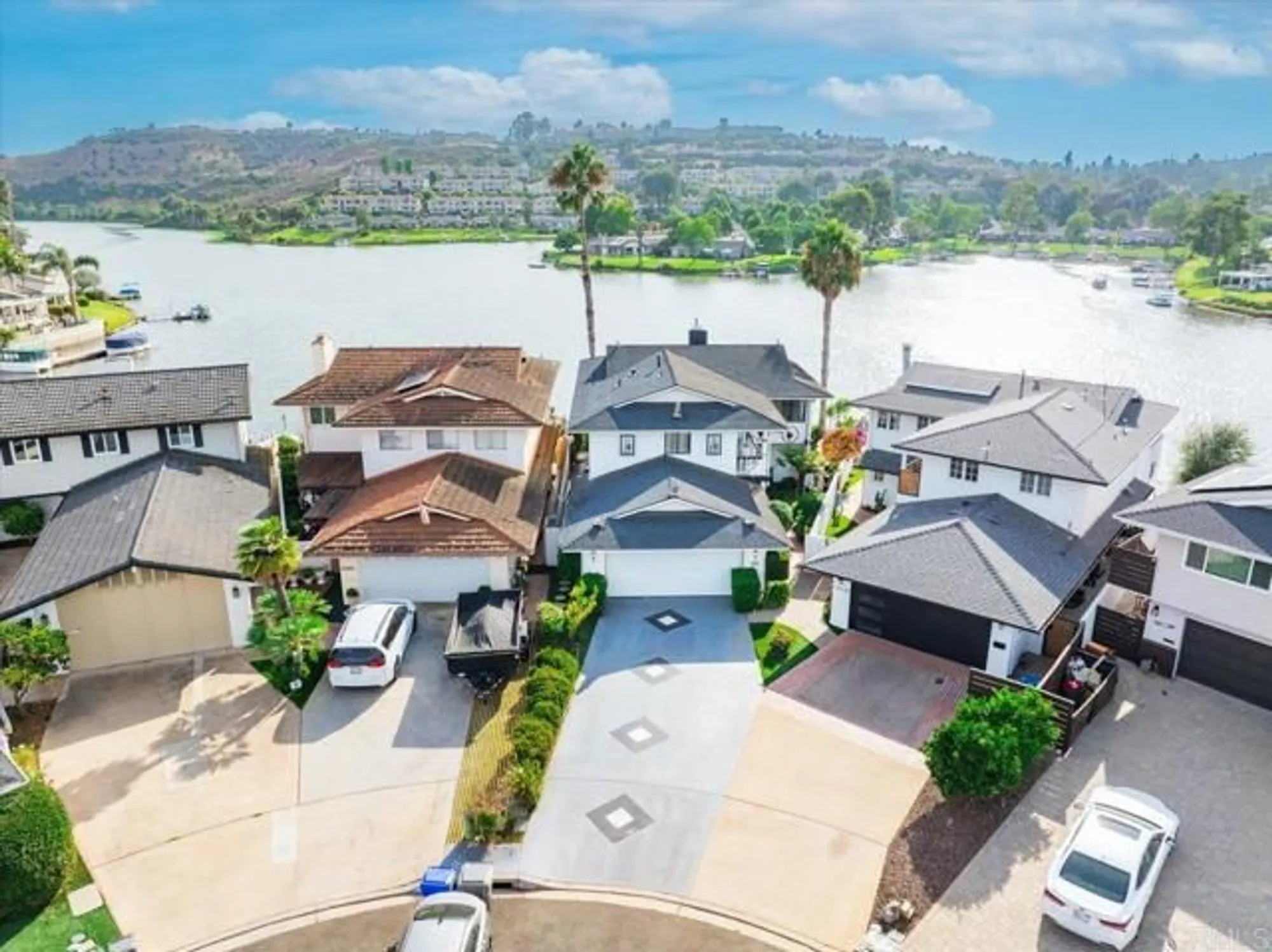 Property Slideshow image 9 of 73 | 1499 la linda dr, San Marcos, CA, 92078