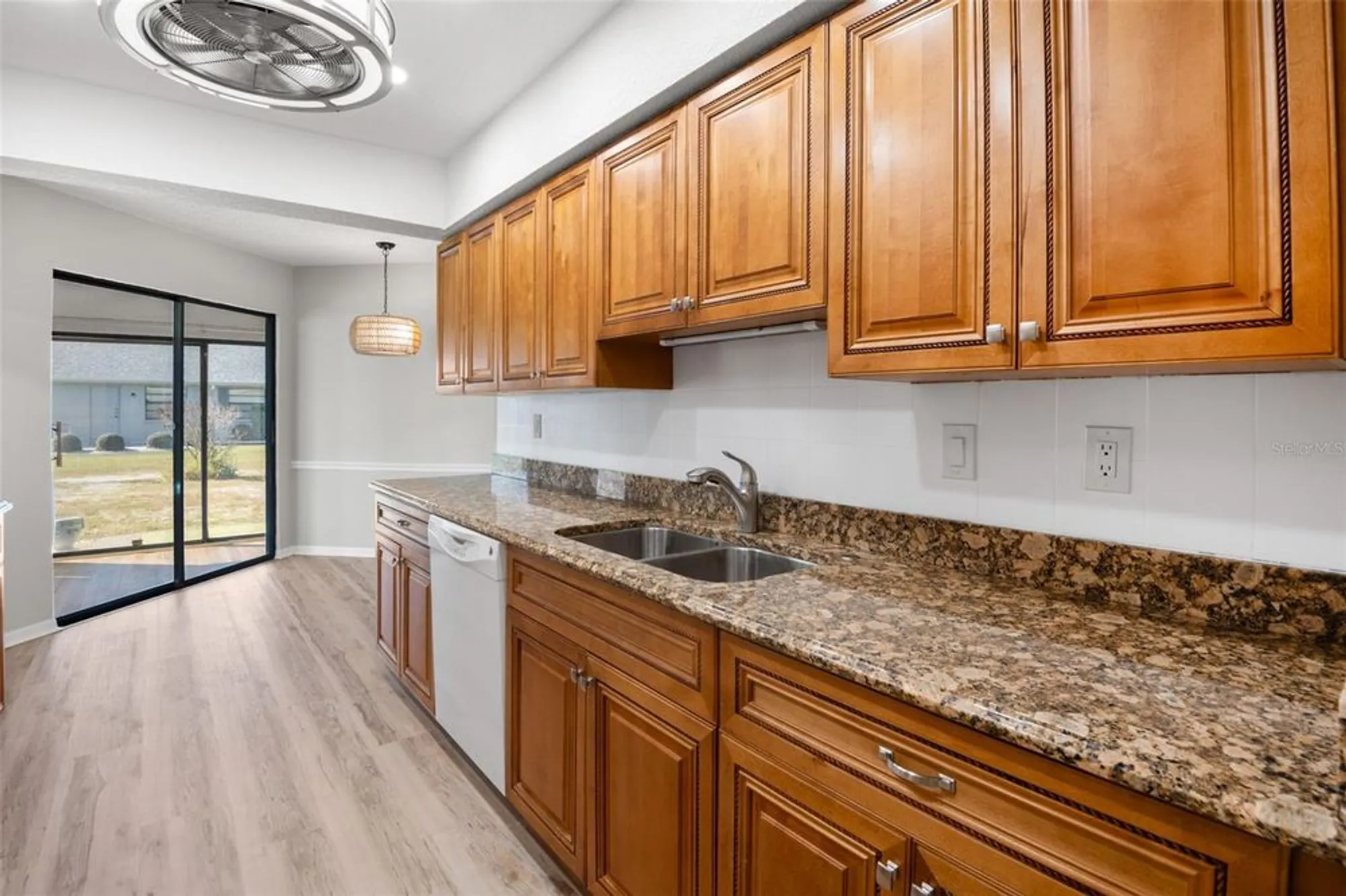 Property Slideshow image 8 of 51 | 302 linger ln, Sun City Center, FL, 33573