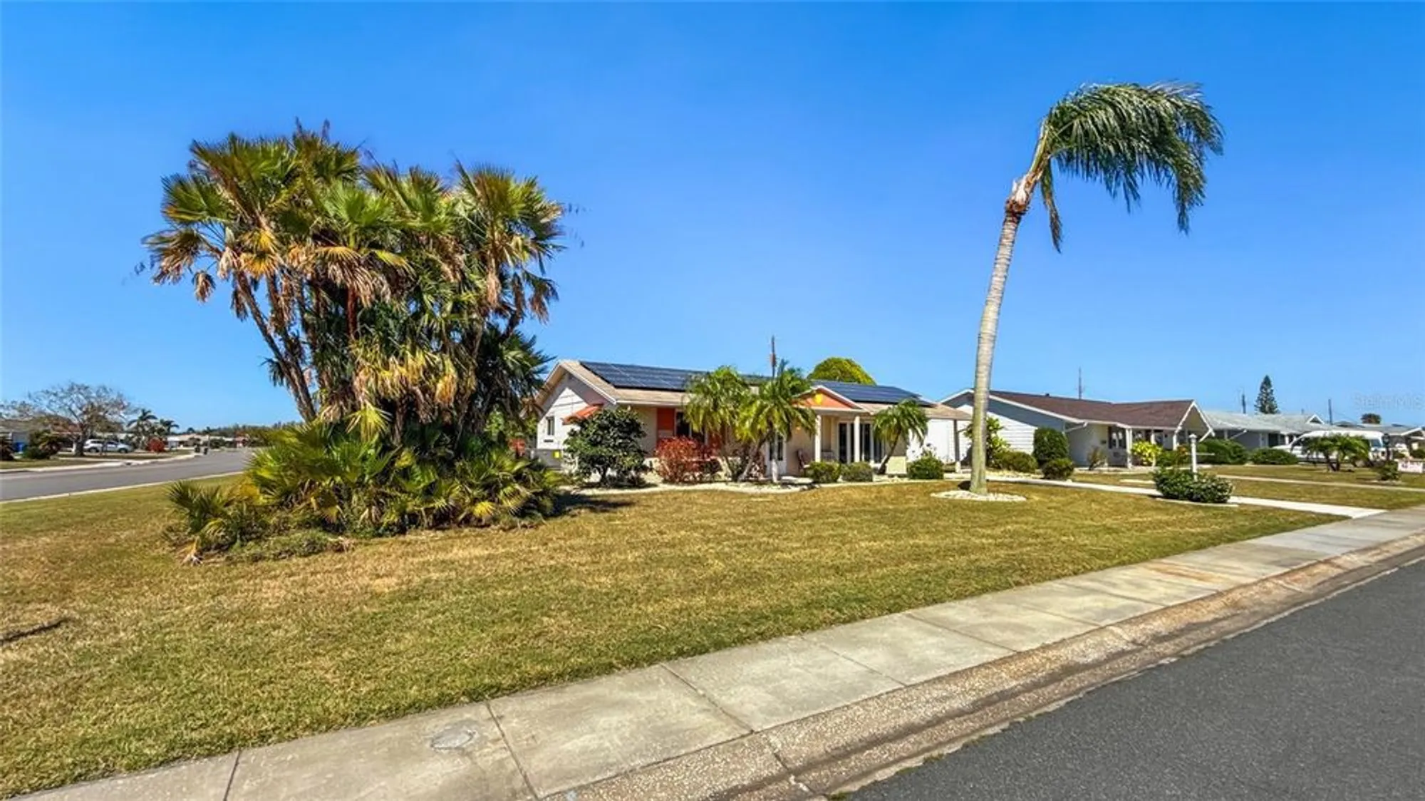 Property Slideshow image 20 of 24 | 1515 arrowhead dr, Sun City Center, FL, 33573