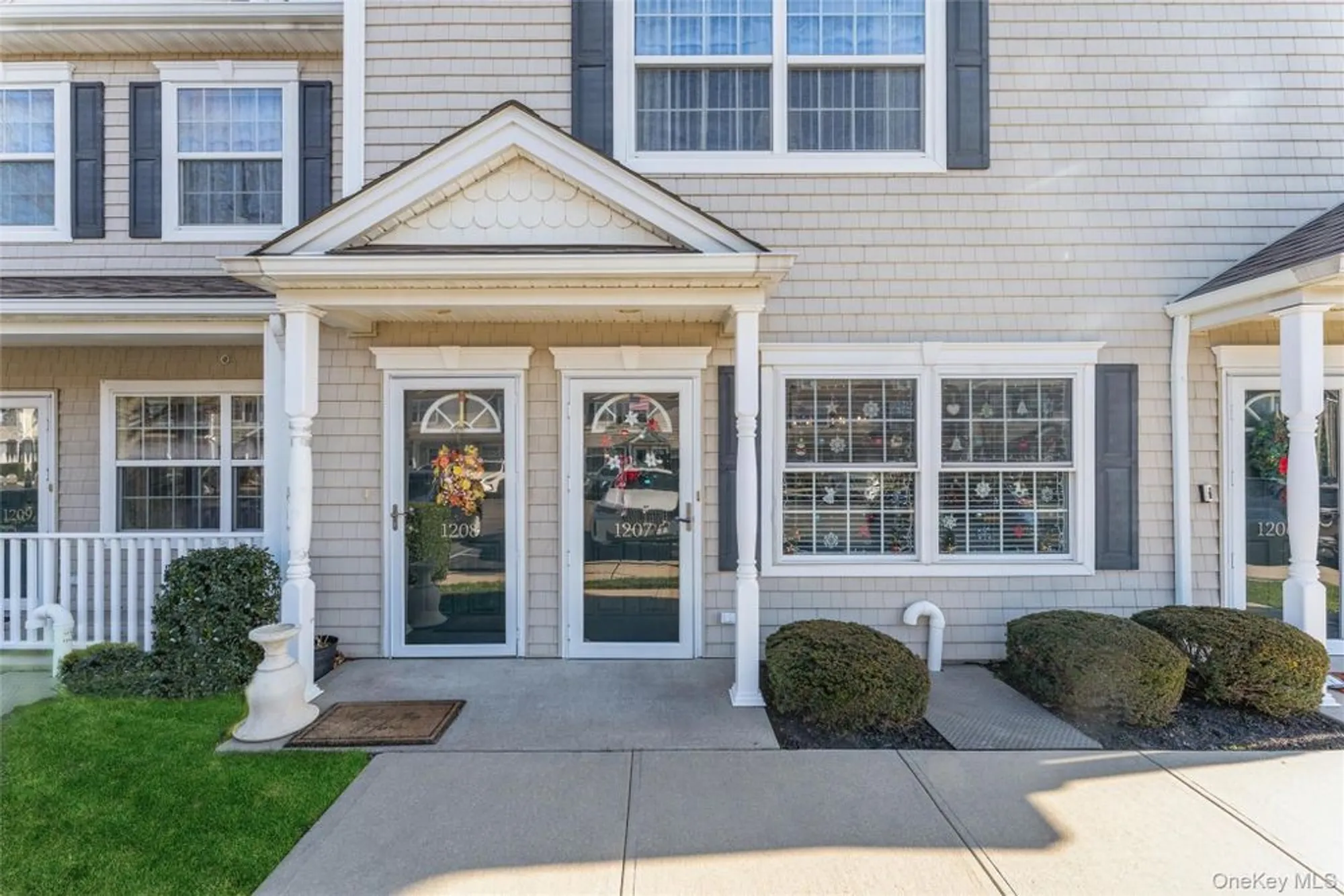 Property Slideshow image 5 of 31 | 1207 willow ln, Valley Stream, NY, 11580