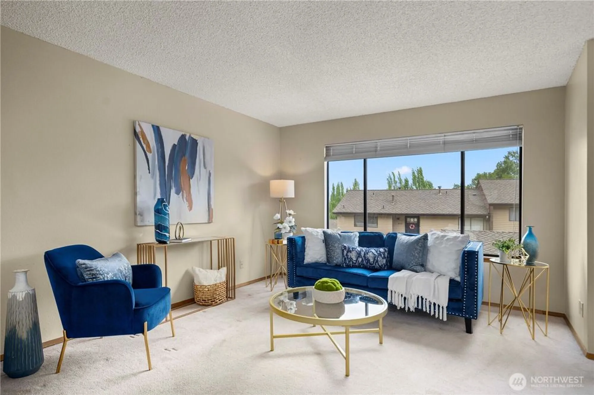 Property Slideshow image 3 of 35 | 10637 glen acres dr s # 10637, Seattle, WA, 98168