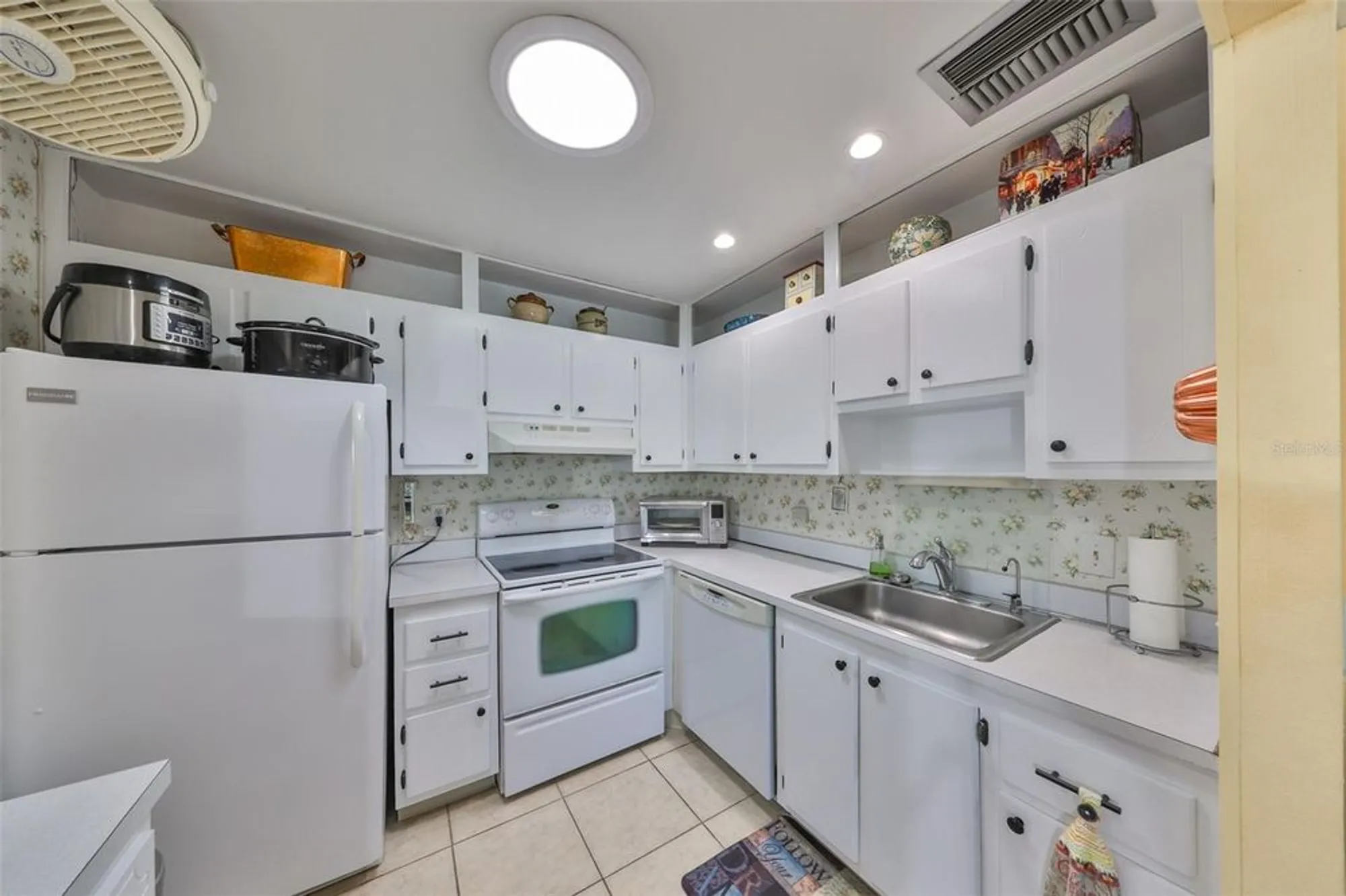 Property Slideshow image 14 of 58 | 2202 clubhouse dr 174, Sun City Center, FL, 33573