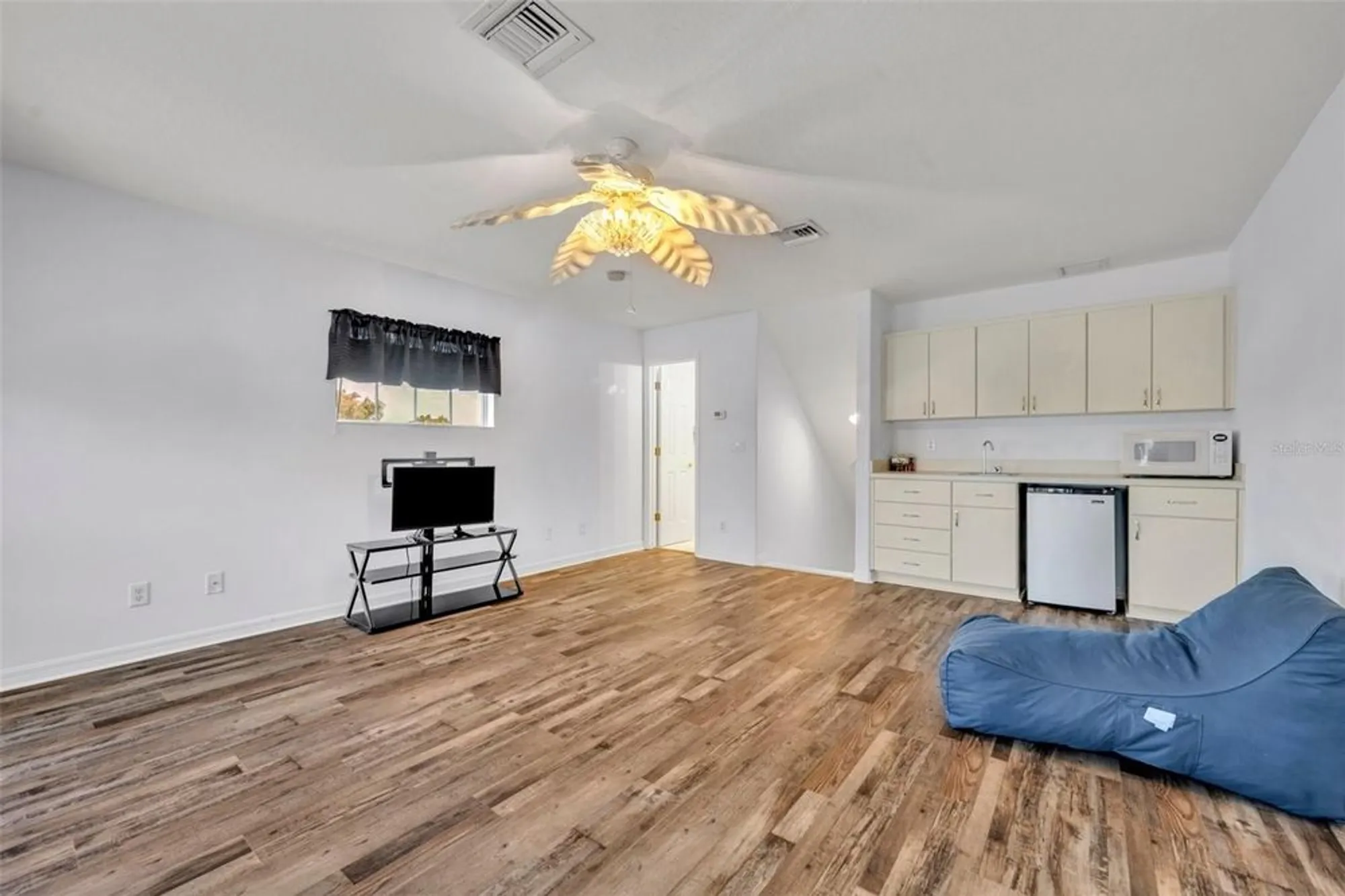 Property Slideshow image 31 of 65 | 5964 brittania blvd, Tavares, FL, 32778