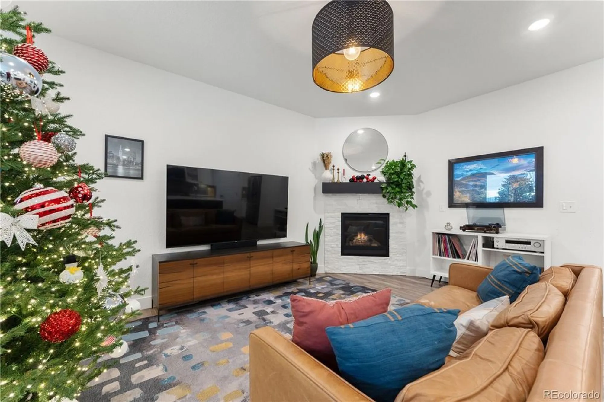Property Slideshow image 14 of 49 | 483 white sand trl, Castle Rock, CO, 80104