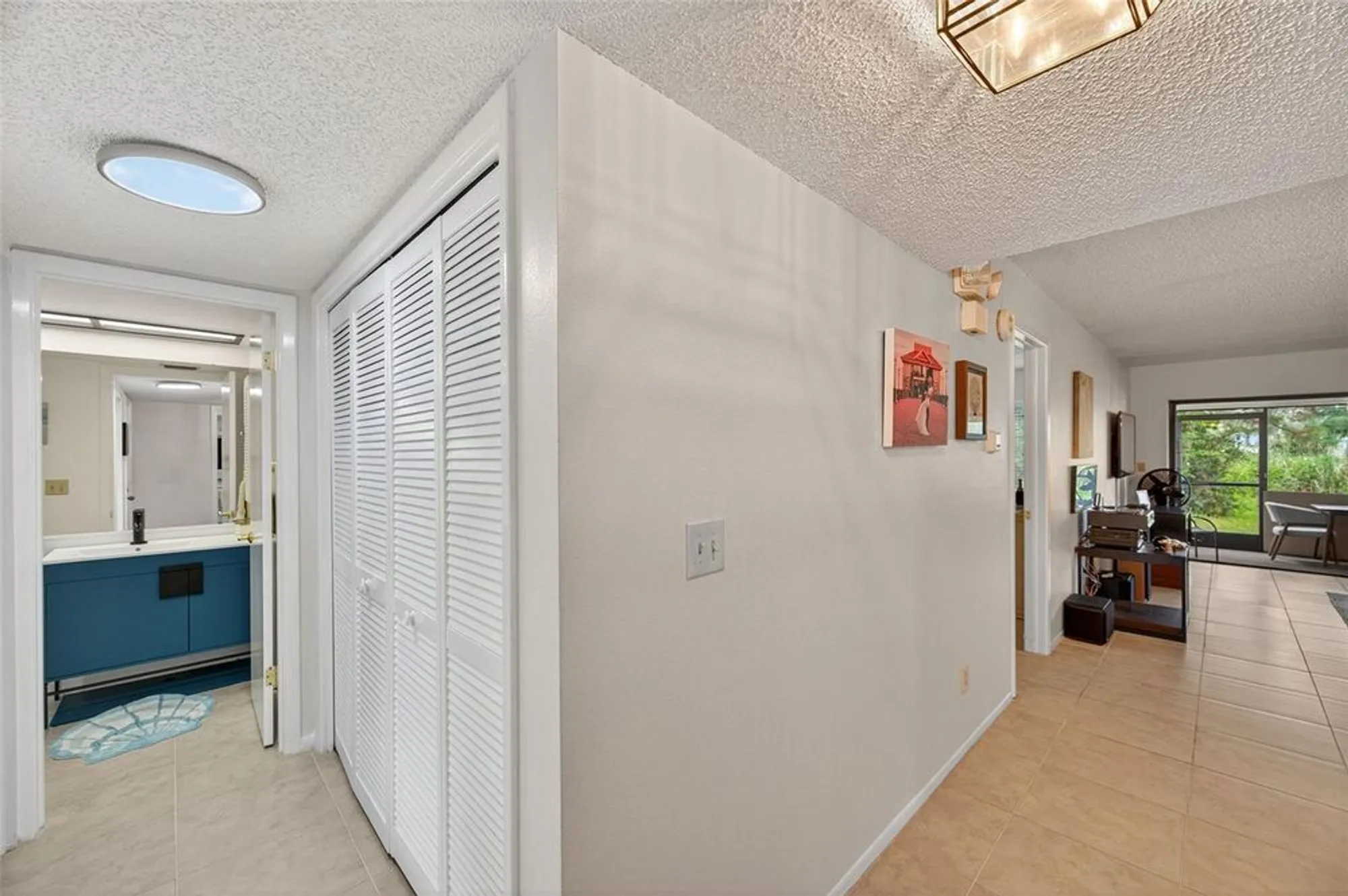 Property Slideshow image 15 of 29 | 2537 royal pines cir # 19d, Clearwater, FL, 33763