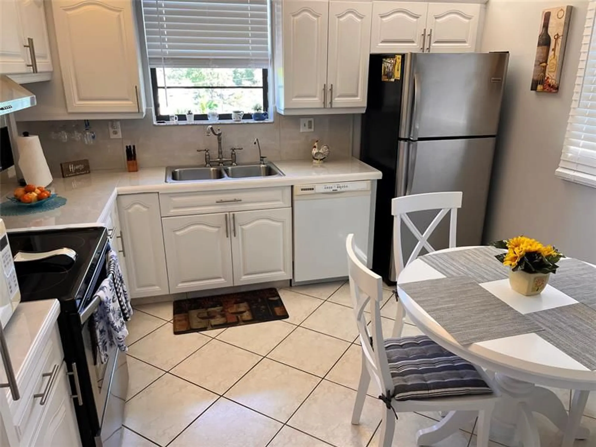 Property Slideshow image 9 of 25 | 4940 e sabal palm blvd apt 414, Tamarac, FL, 33319
