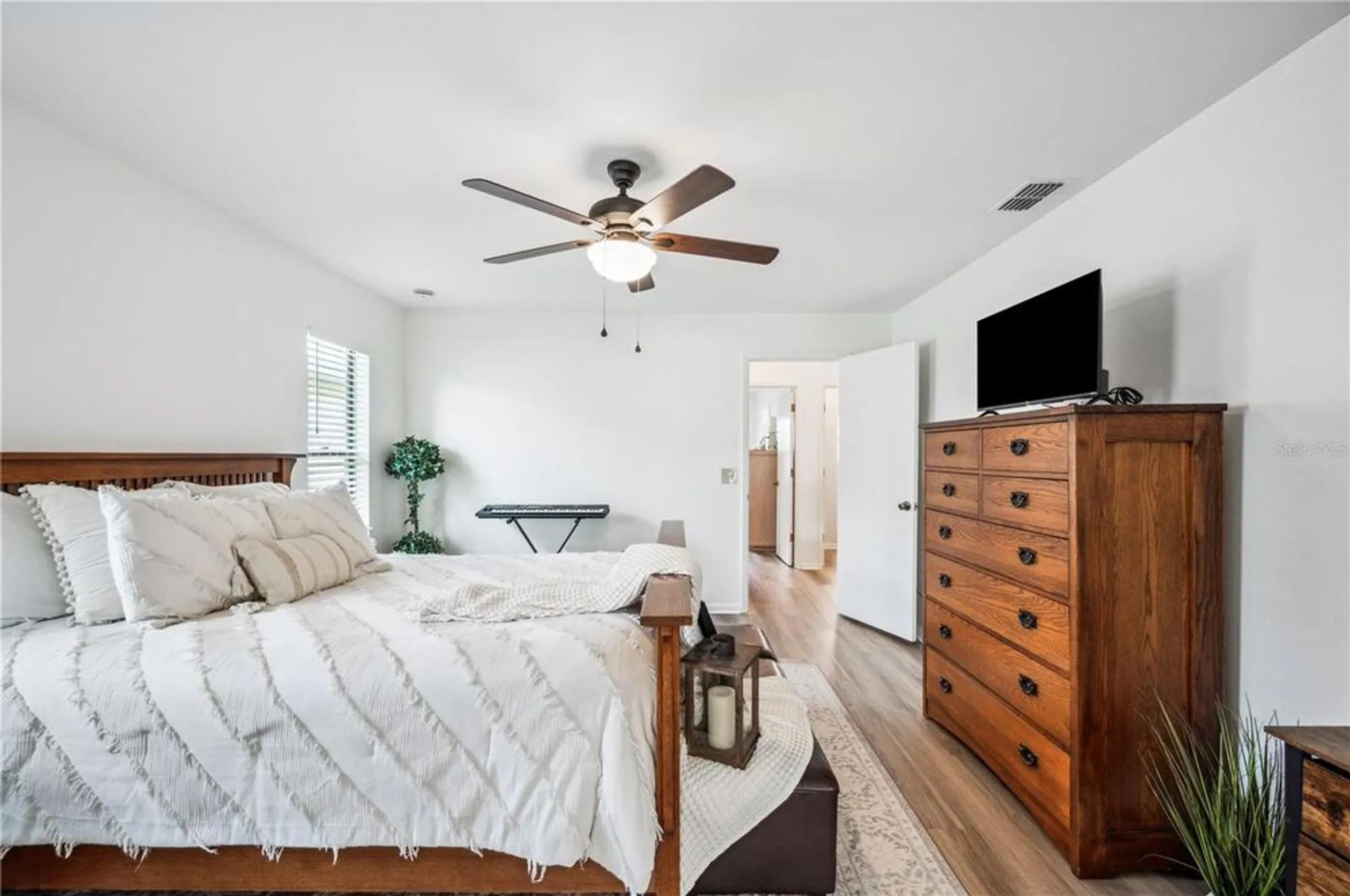 Property Slideshow image 17 of 37 | 1608 colonnades cir, Lakeland, FL, 33811