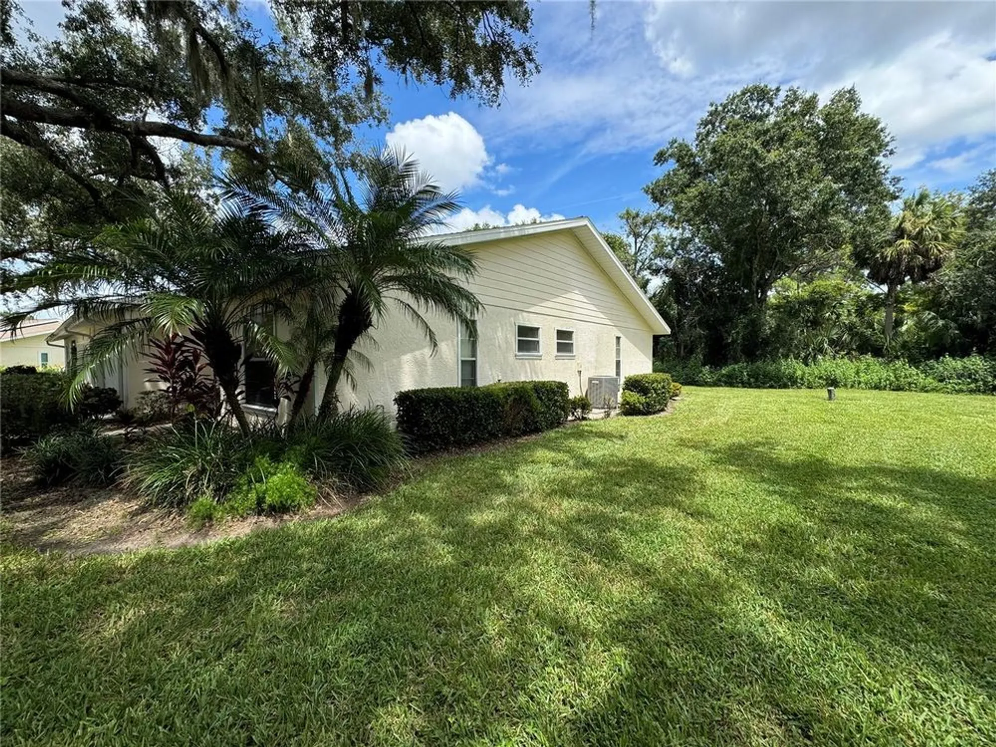 Property Slideshow image 16 of 26 | 3925 oakhurst blvd 3010, Sarasota, FL, 34233