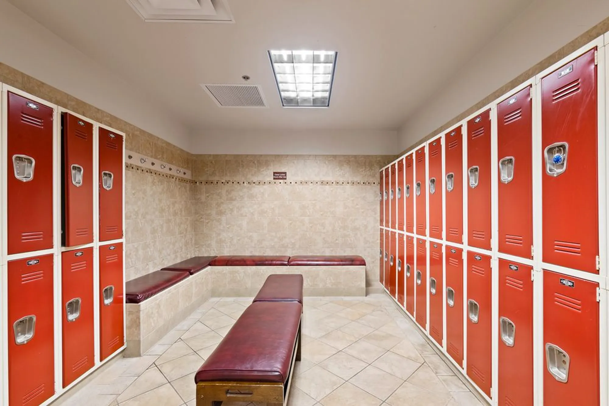 Property Slideshow image 38 of 46 | 13931 s bristlecone ln a, Plainfield, IL, 60544