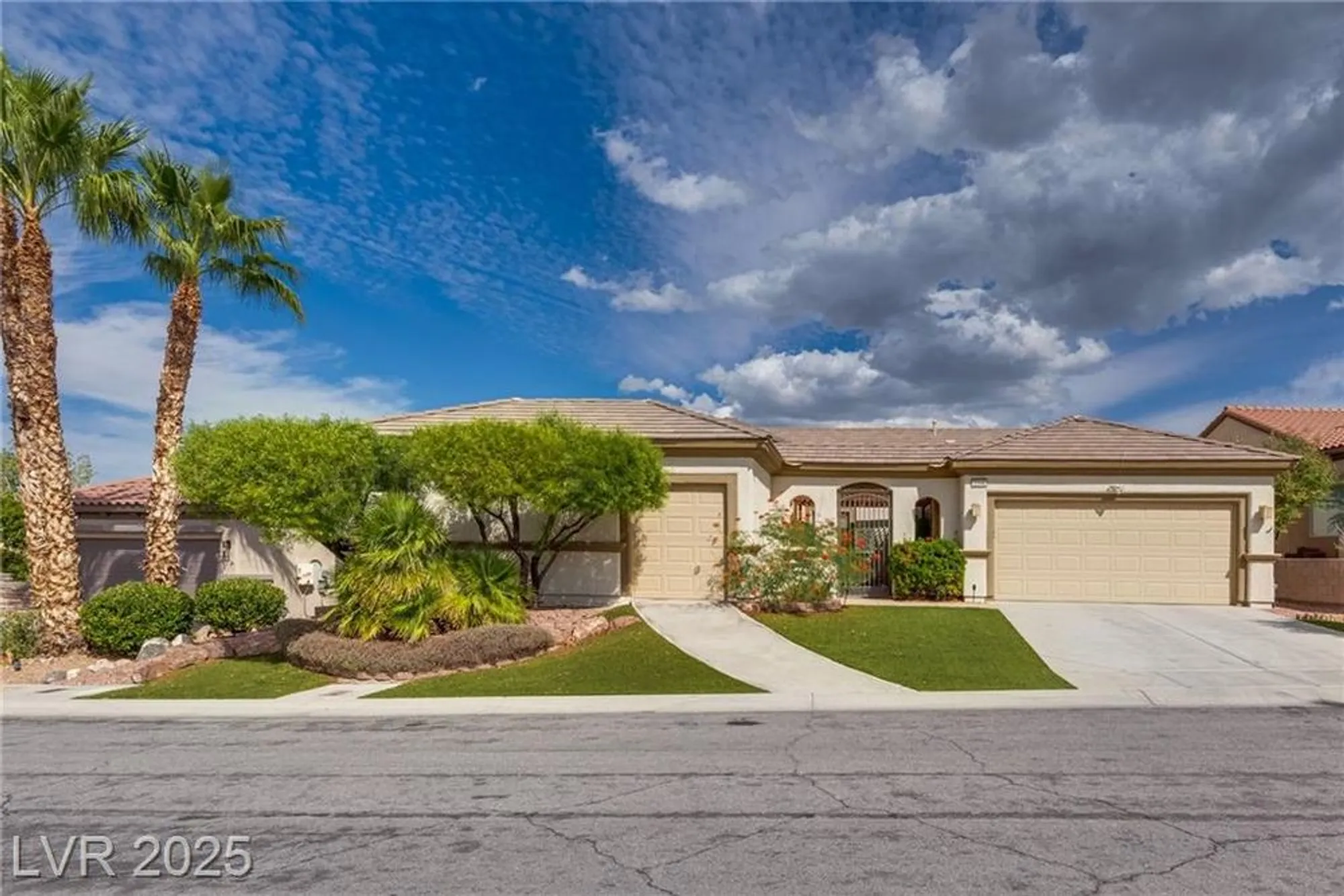 Property Slideshow image 1 of 34 | 2348 kalkaska dr, Henderson, NV, 89044