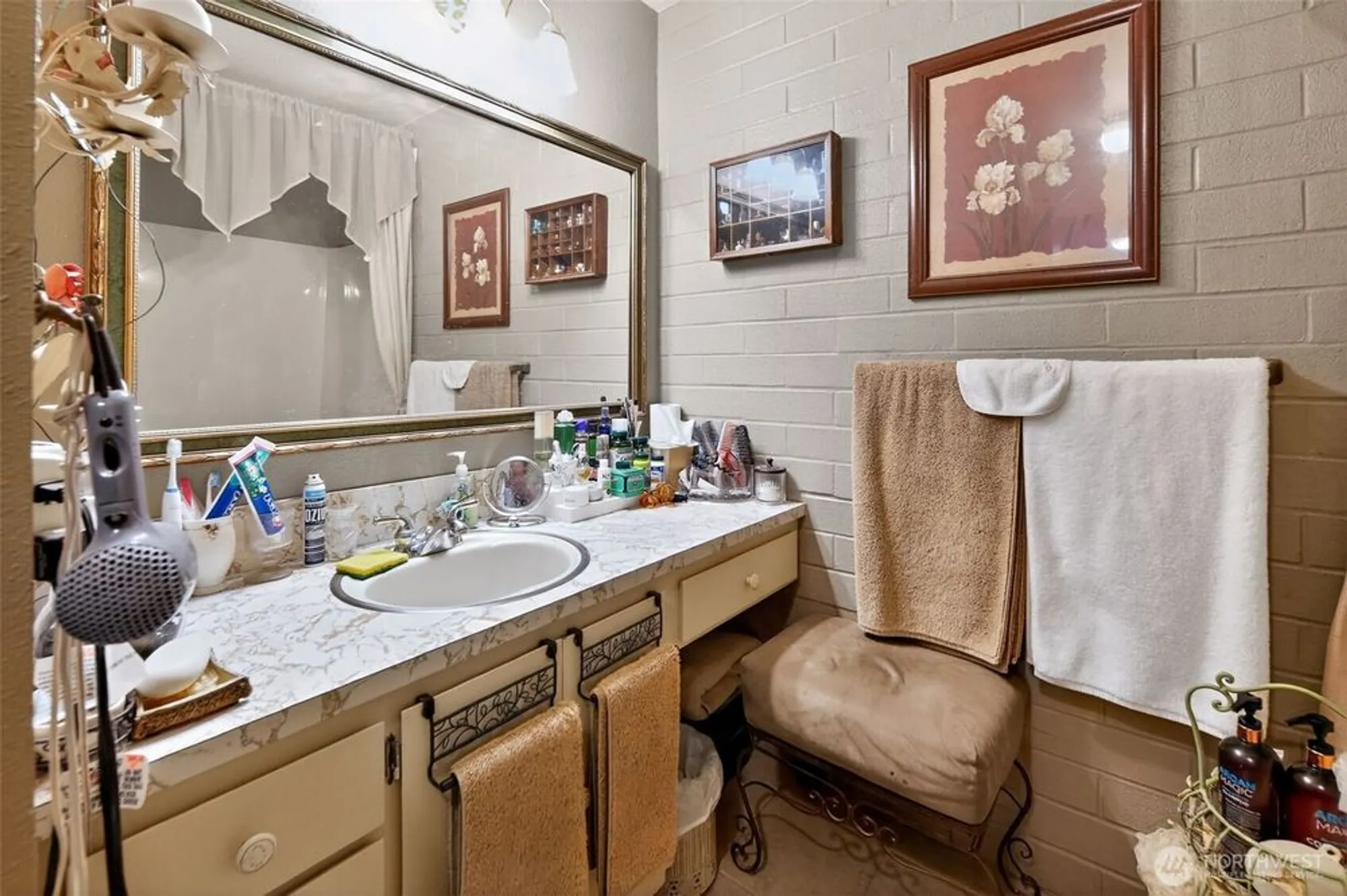 Property Slideshow image 26 of 30 | 10717 glen acres dr s # 735, Burien, WA, 98168