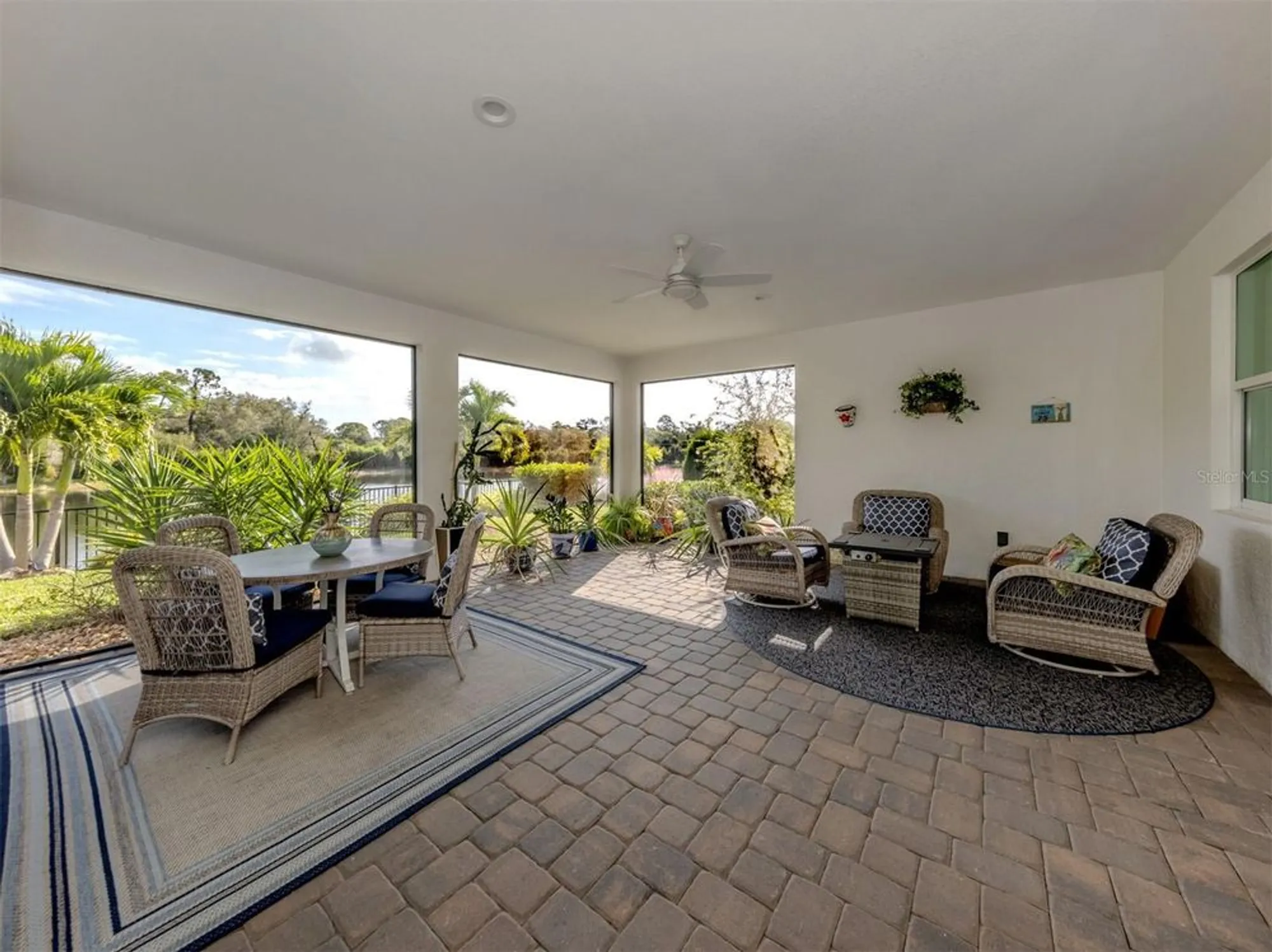 Property Slideshow image 51 of 78 | 592 mistiflower cir, Nokomis, FL, 34275