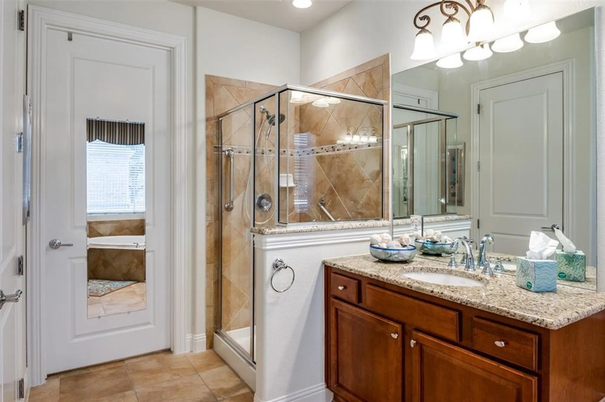 Property Slideshow image 15 of 25 | 7205 oakmont dr, Frisco, TX, 75036