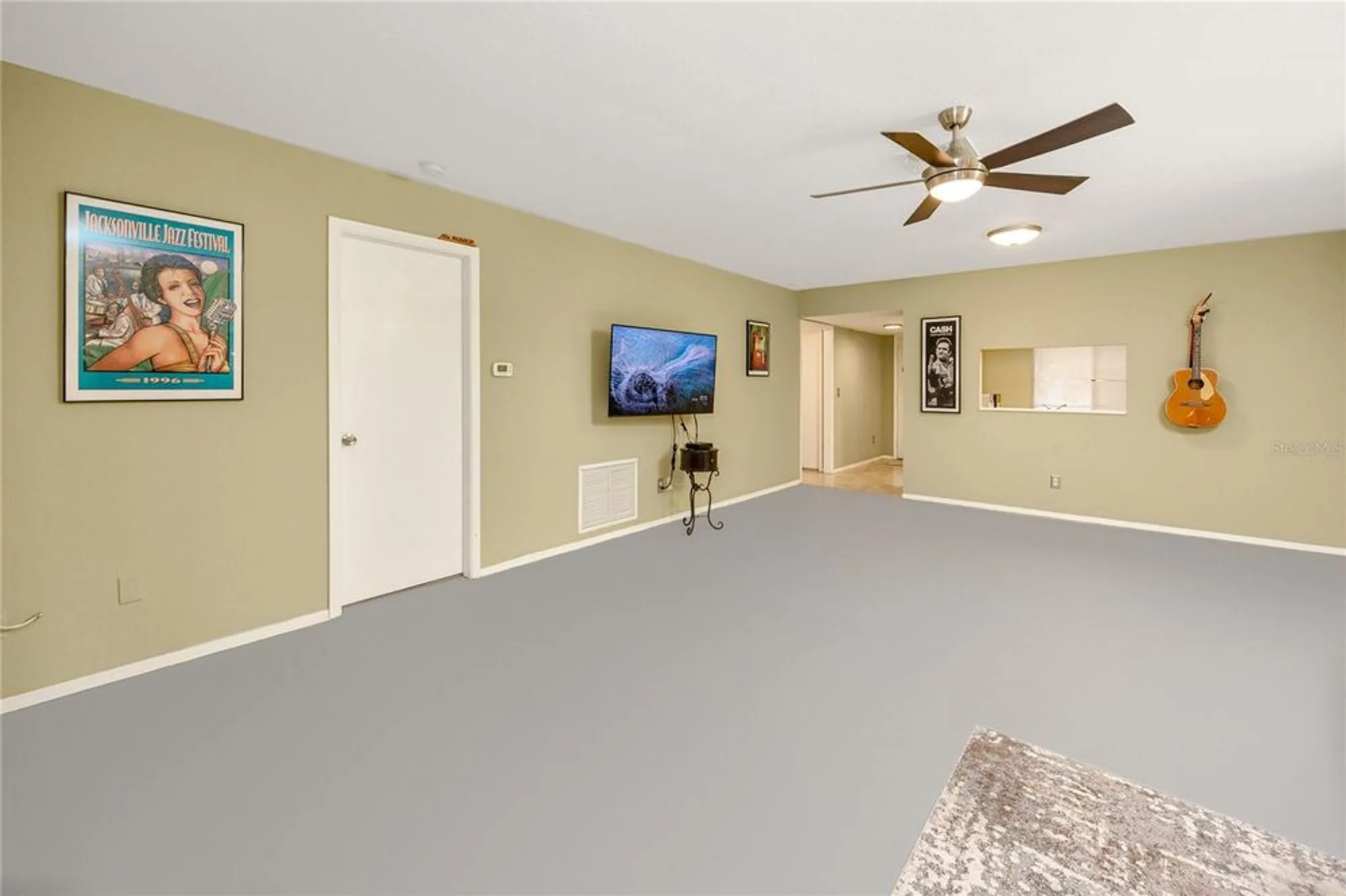 Property Slideshow image 20 of 47 | 2561 royal pines cir # 14h, Clearwater, FL, 33763