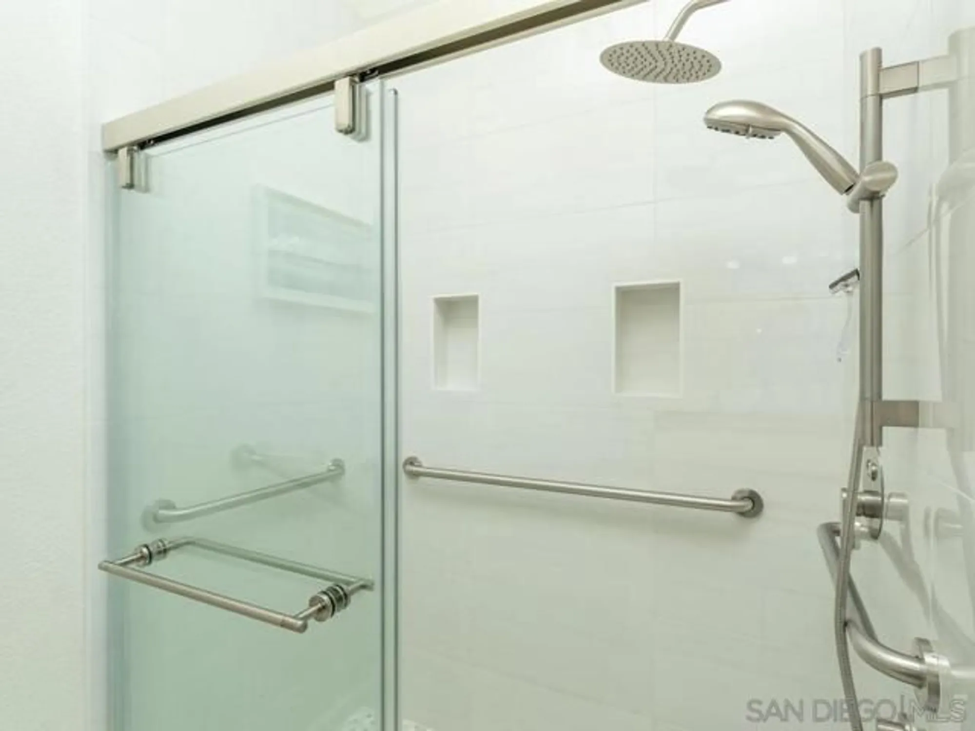 Property Slideshow image 22 of 32 | 4671 barcelona way, Oceanside, CA, 92056