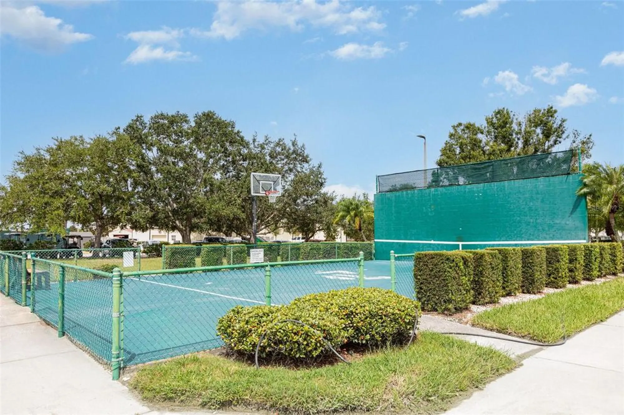 Property Slideshow image 41 of 48 | 305 cranston pl, Sun City Center, FL, 33573