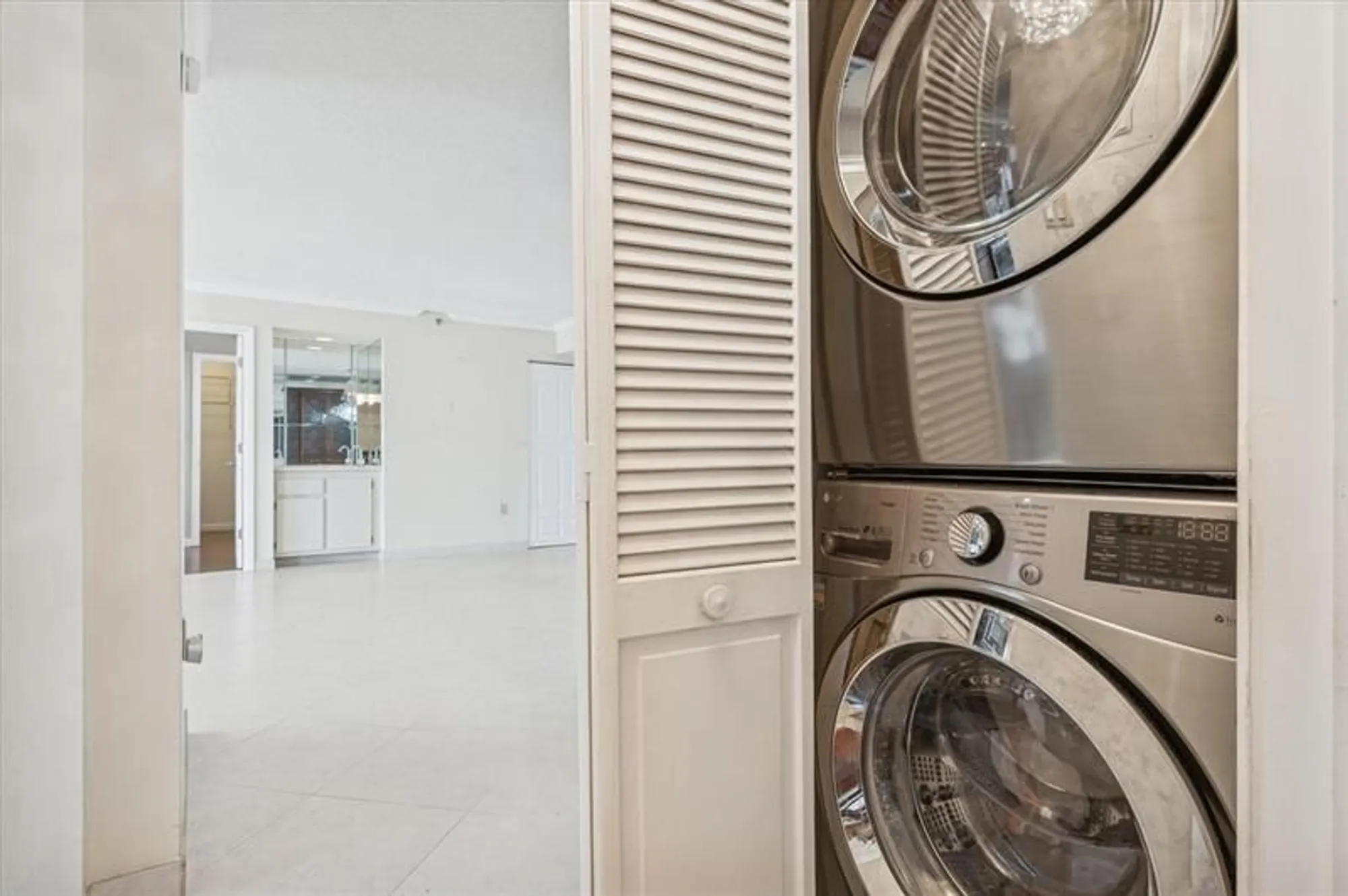 Property Slideshow image 13 of 17 | 1201 s ocean dr 1506n, Hollywood, FL, 33019