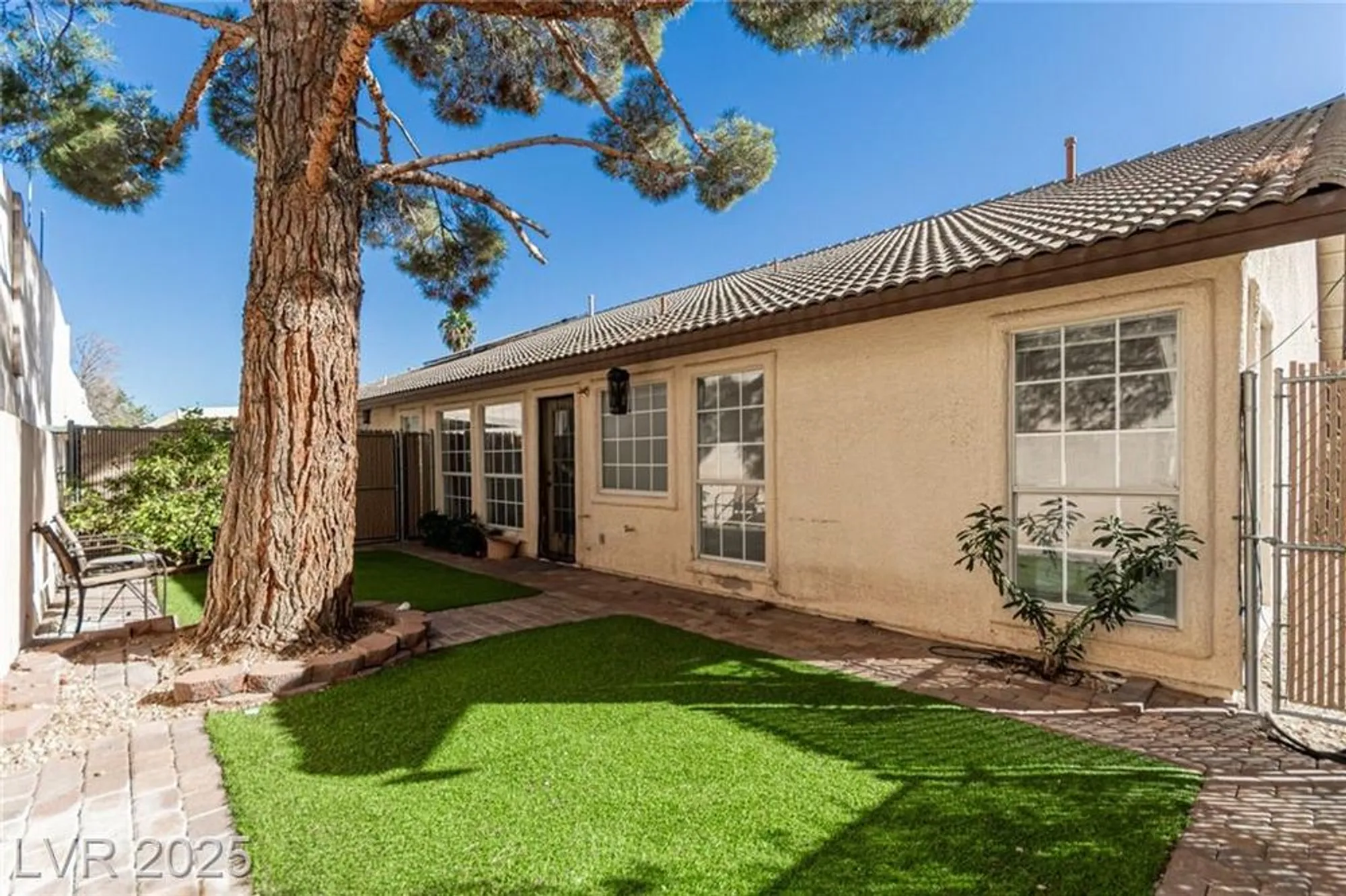 Property Slideshow image 25 of 28 | 4908 winterset dr, Las Vegas, NV, 89130