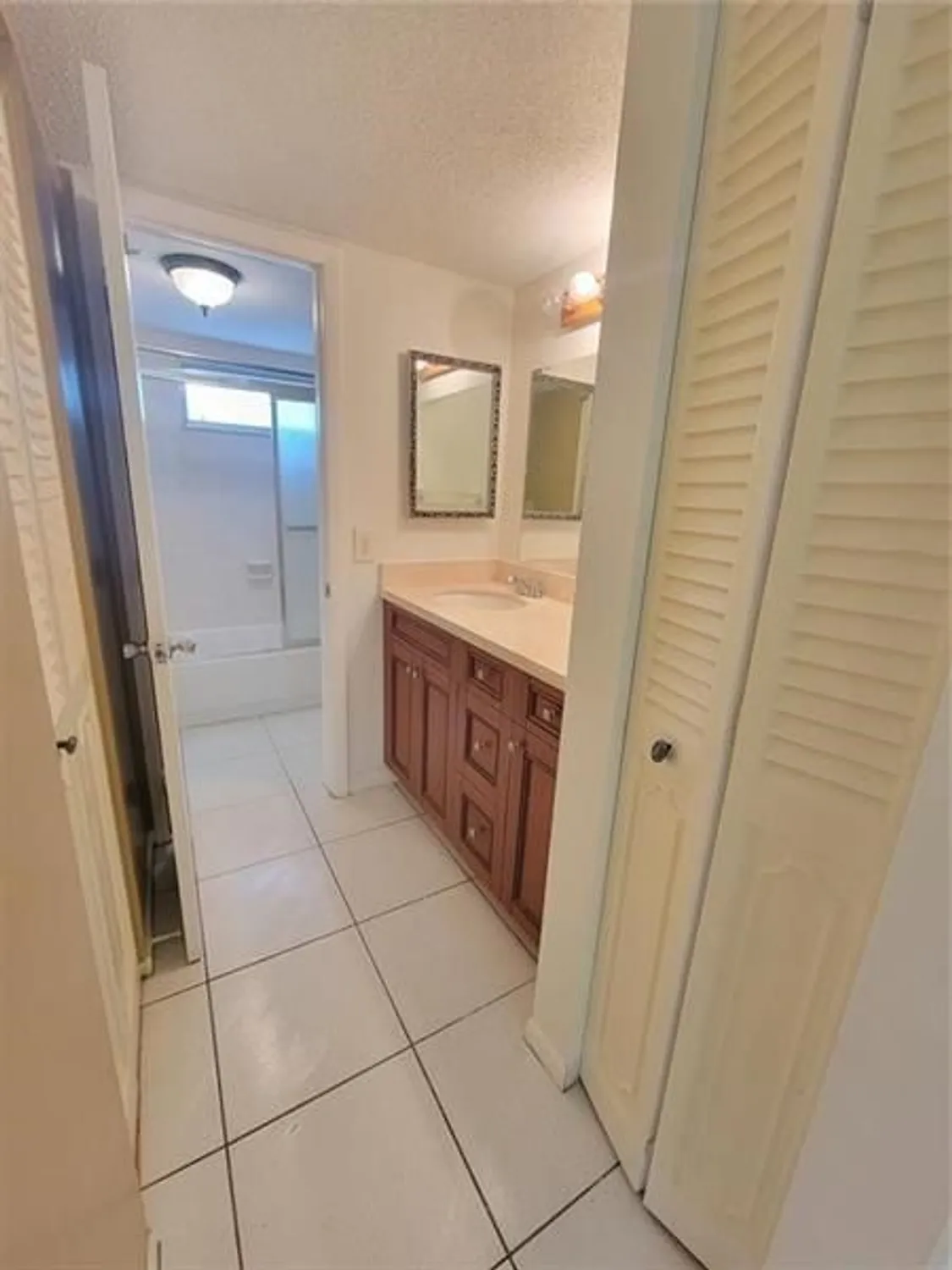 Property Slideshow image 5 of 9 | 6000 nw 64th ave 205, Tamarac, FL, 33319