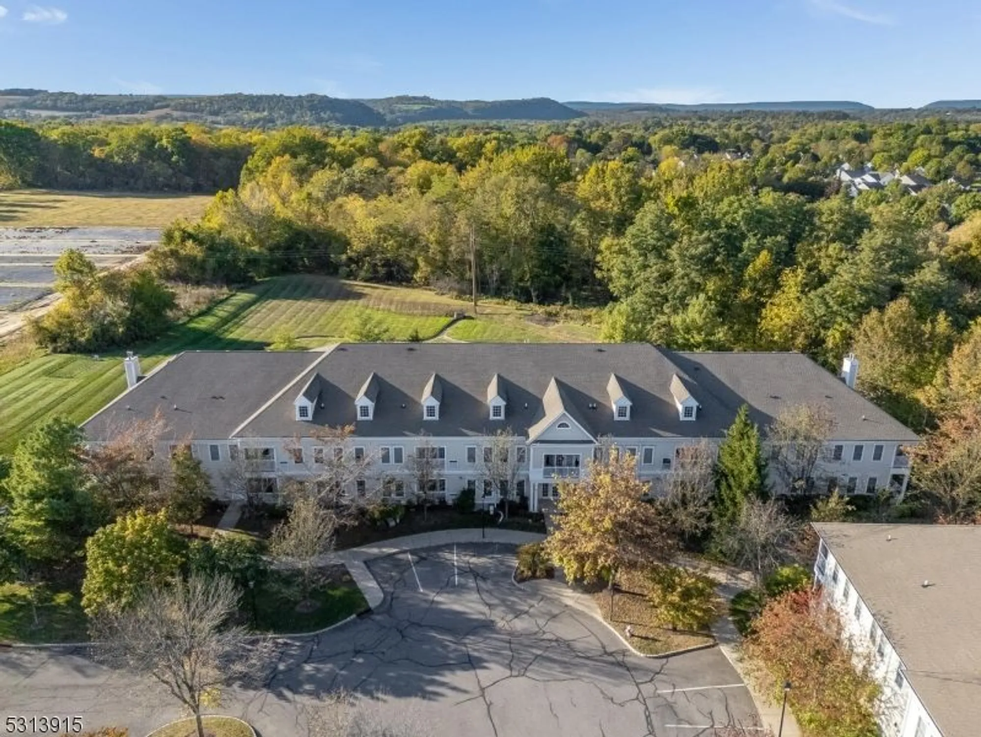 Property Slideshow image 40 of 48 | 6015 brookfield glen dr # 15, Belvidere, NJ, 07823