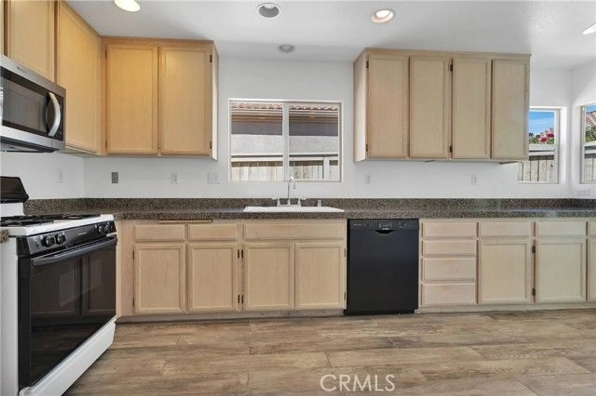 Property Slideshow image 10 of 42 | 40684 corte albara, Murrieta, CA, 92562