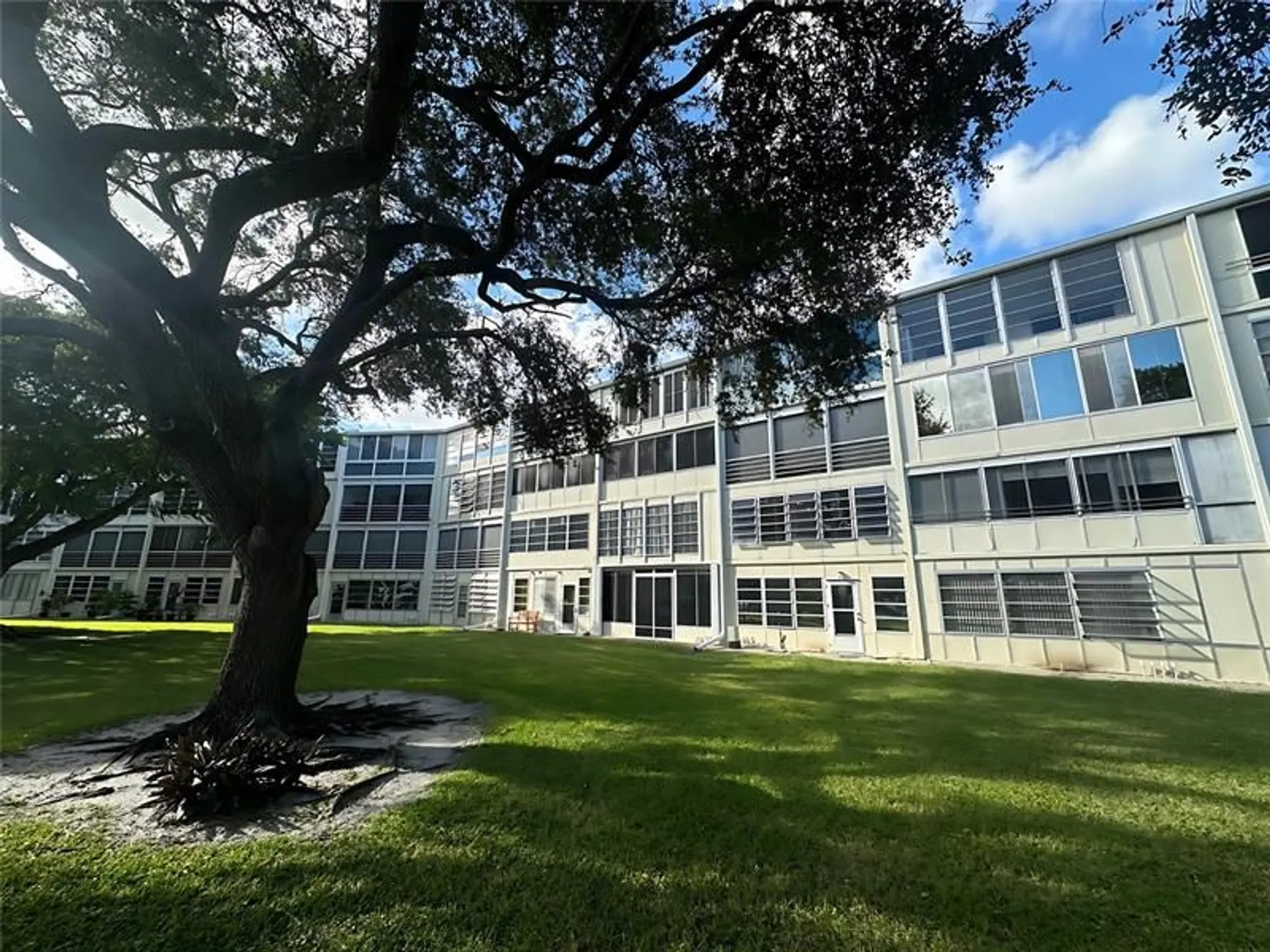 Property Slideshow image 22 of 53 | 3006 cambridge a # 3006, Deerfield Beach, FL, 33442