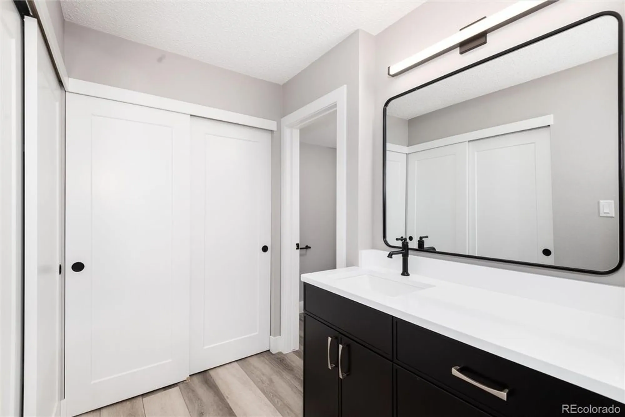 Property Slideshow image 14 of 30 | 13991 e marina dr 105, Aurora, CO, 80014