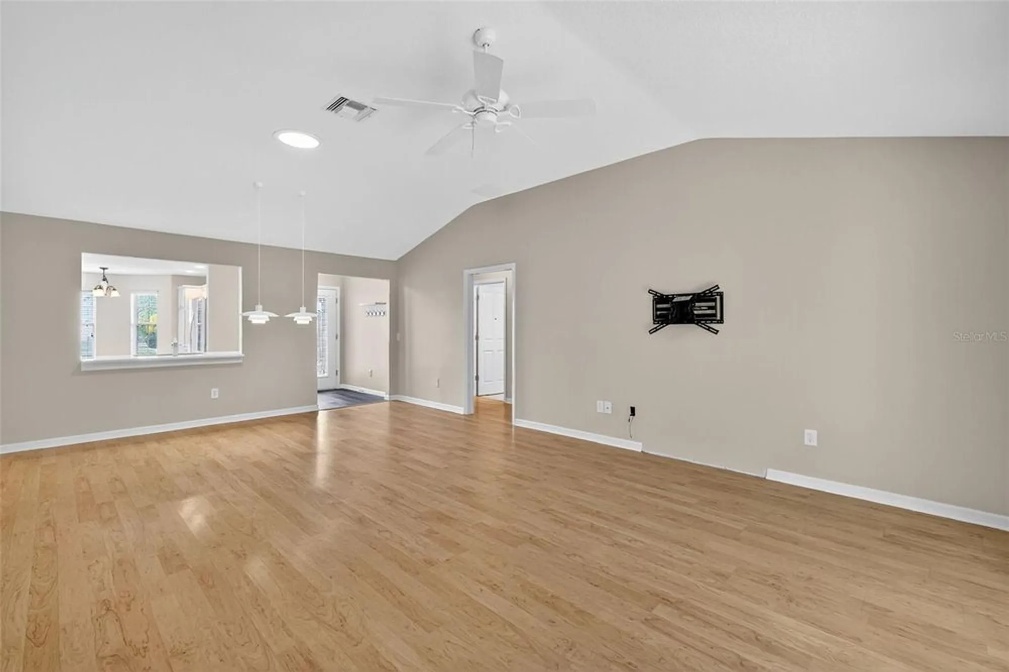 Property Slideshow image 11 of 36 | 2377 longbow trl, The Villages, FL, 32162