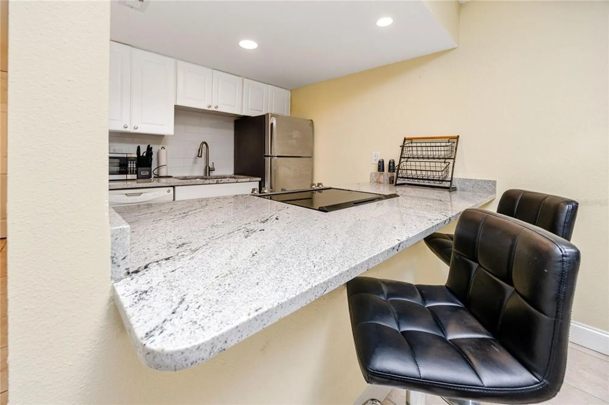 Property Slideshow image 11 of 59 | 7645 sun island dr 304, South Pasadena, FL, 33707
