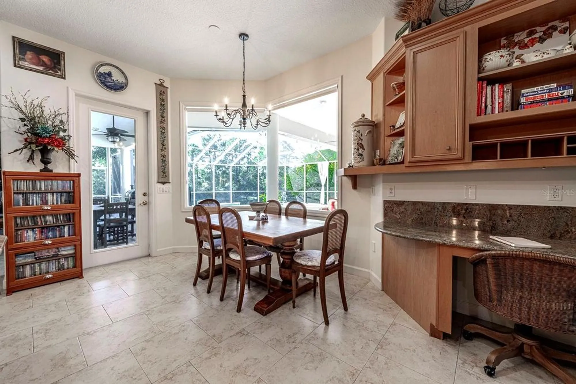Property Slideshow image 18 of 64 | 5061 greenbriar trl, Mount Dora, FL, 32757