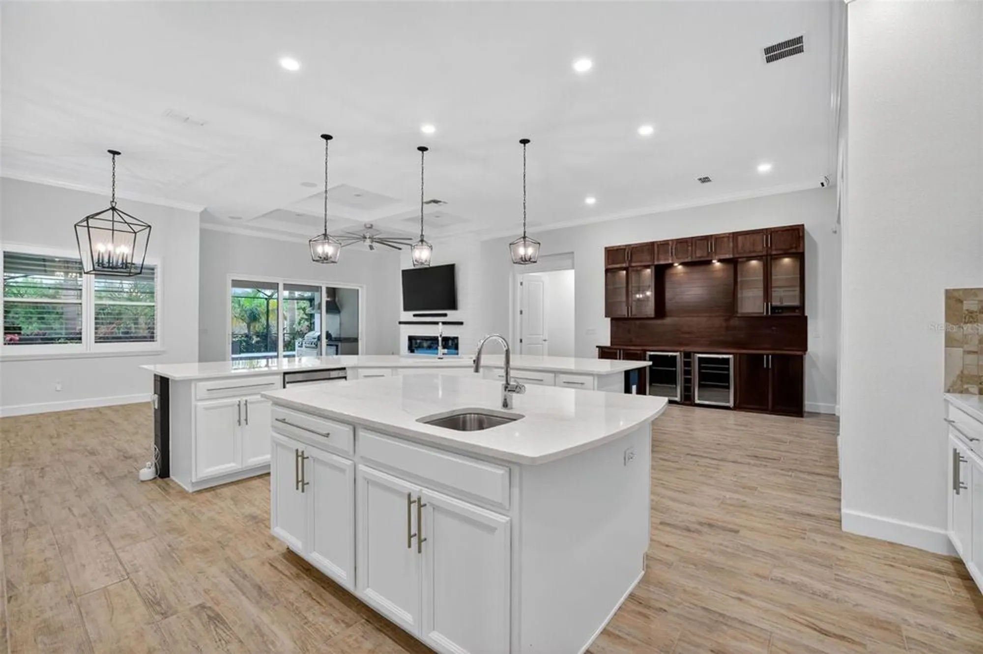 Property Slideshow image 19 of 62 | 830 manns harbor dr, Apollo Beach, FL, 33572