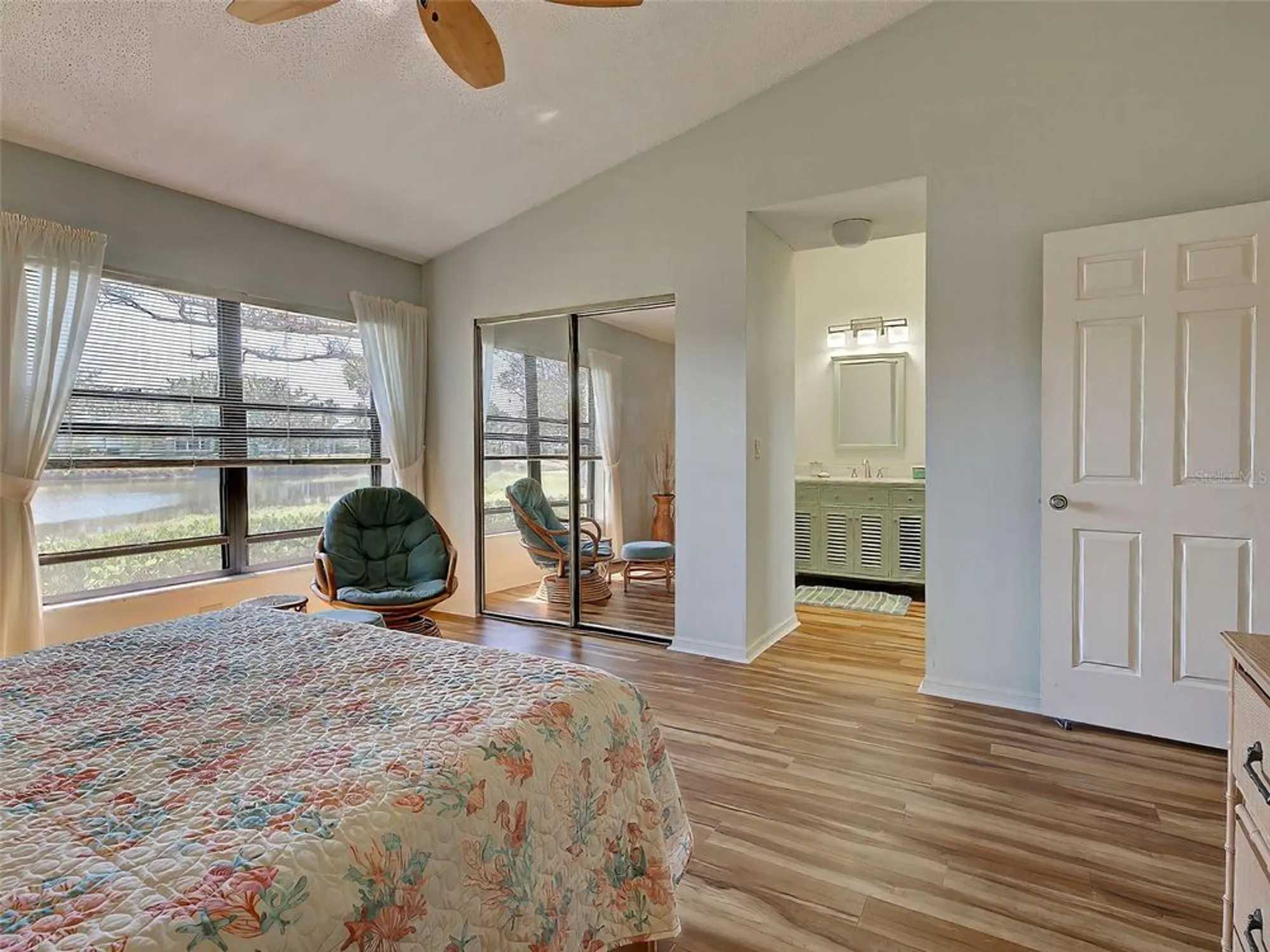 Property Slideshow image 36 of 74 | 220 southampton dr 325, Venice, FL, 34293