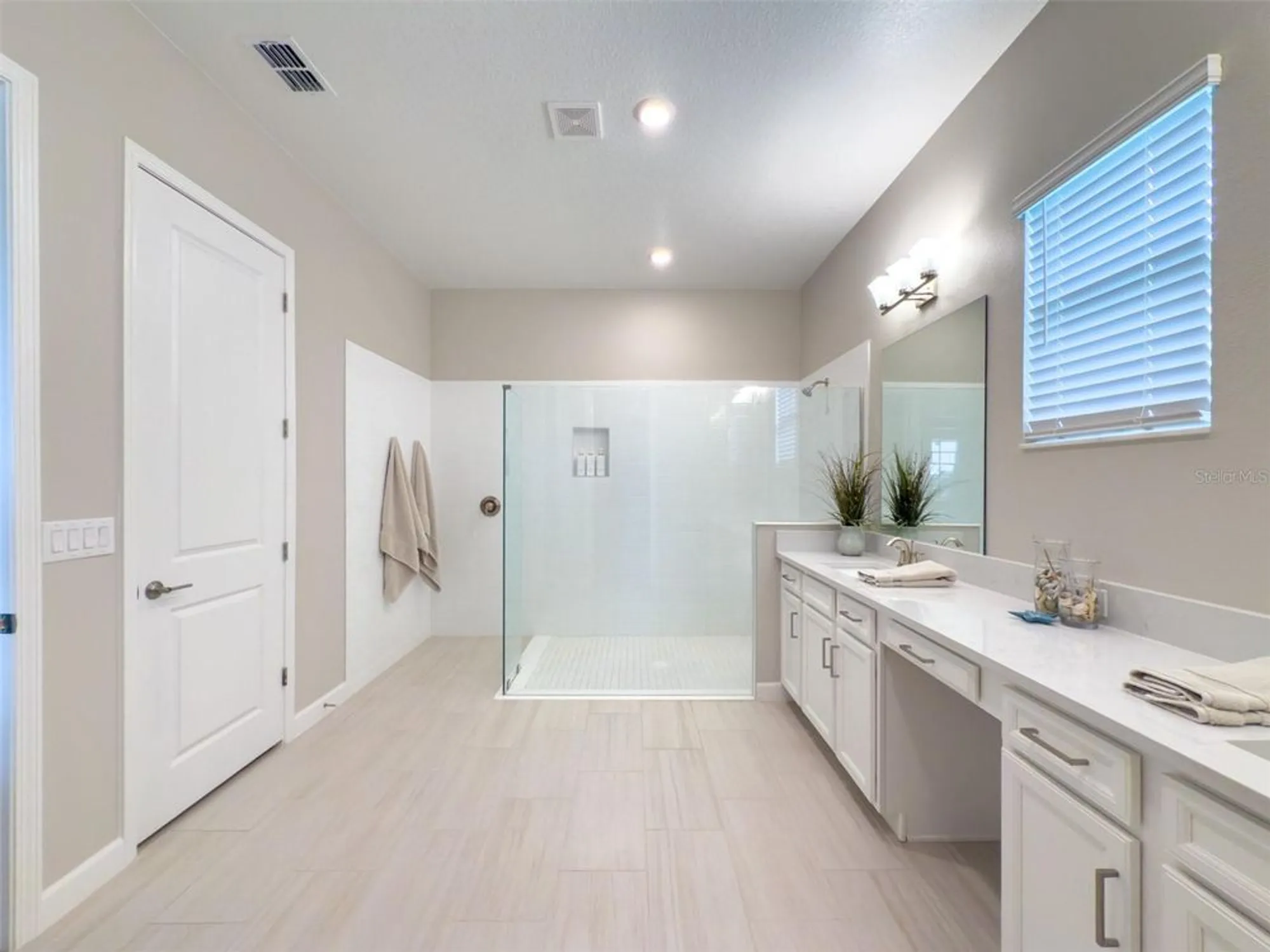 Property Slideshow image 29 of 80 | 5329 windy grove dr, Wimauma, FL, 33598