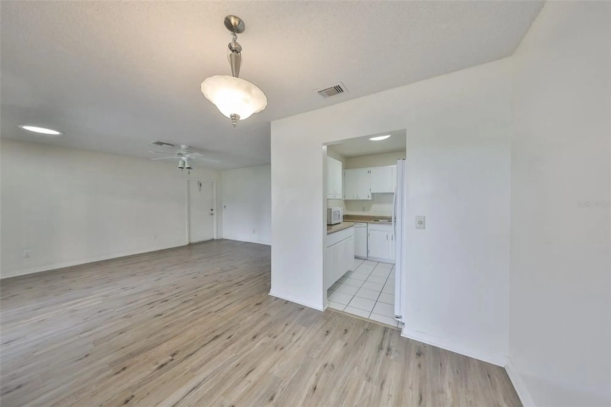 Property Slideshow image 6 of 45 | 431 gloucester blvd, Sun City Center, FL, 33573