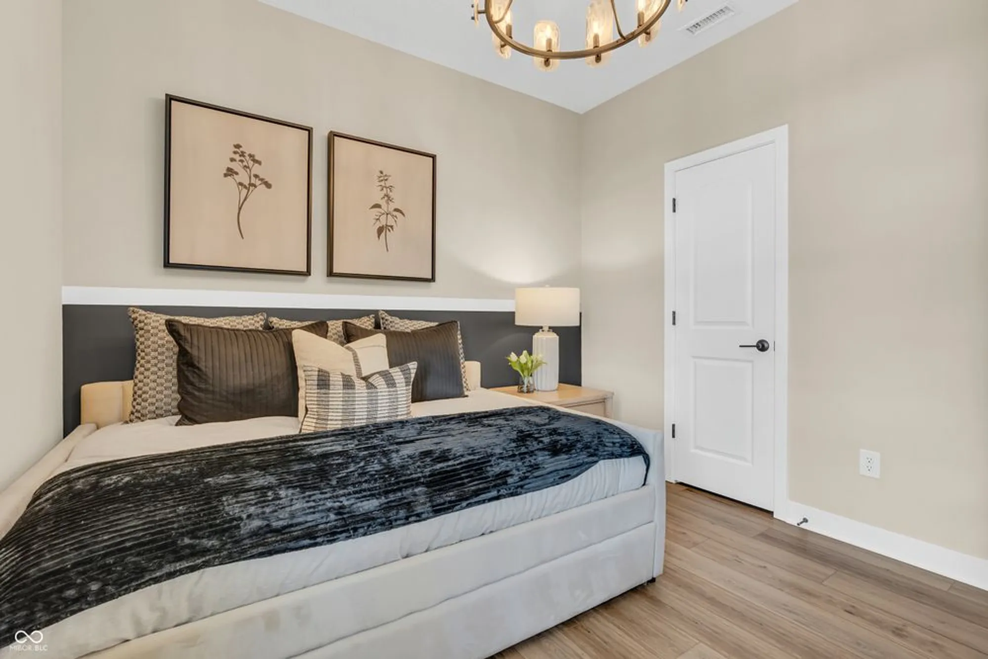 Property Slideshow image 17 of 31 | 13296 roundtop rd, Noblesville, IN, 46060