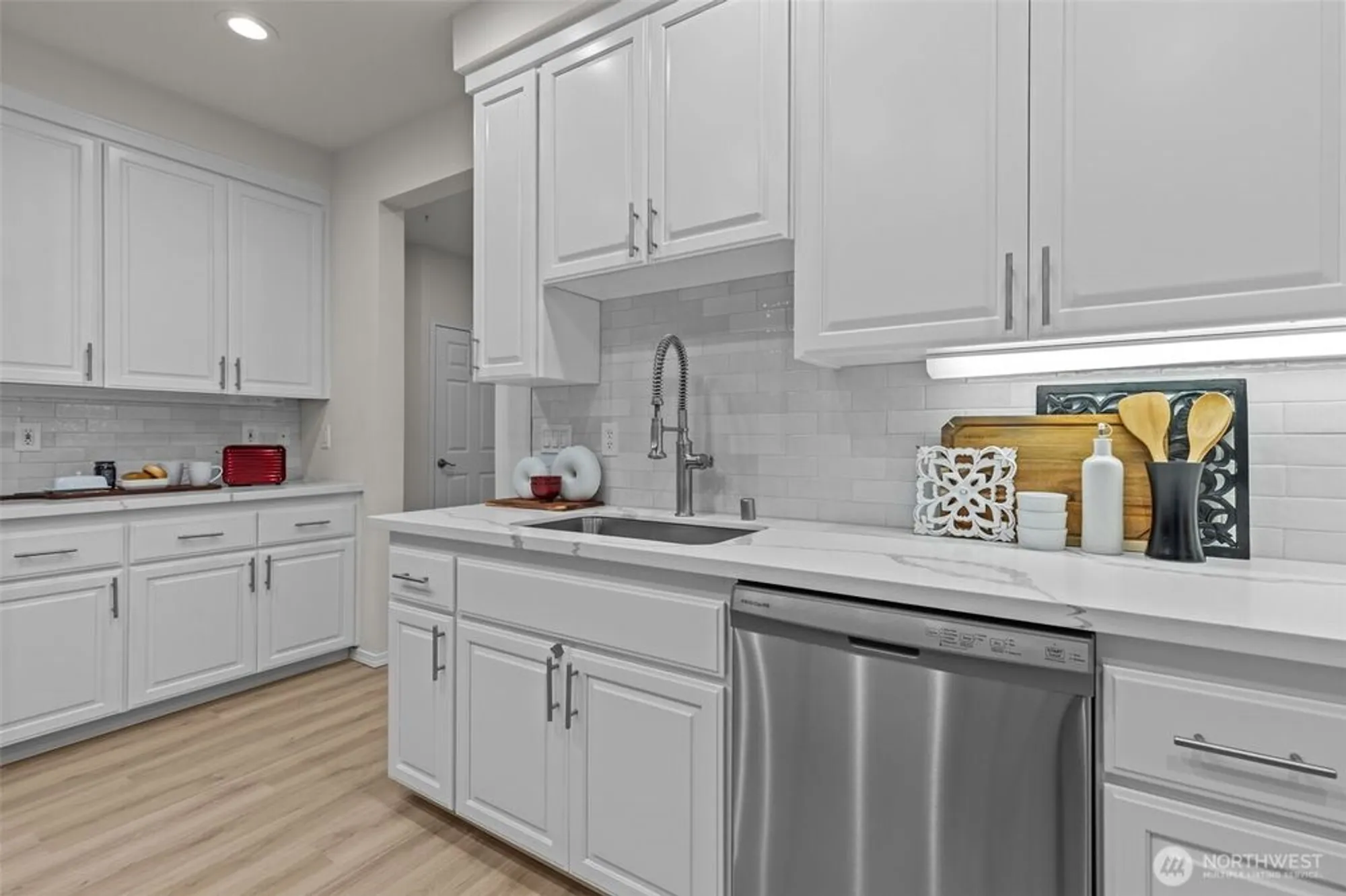 Property Slideshow image 15 of 40 | 22637 se 44th ln, Issaquah, WA, 98029