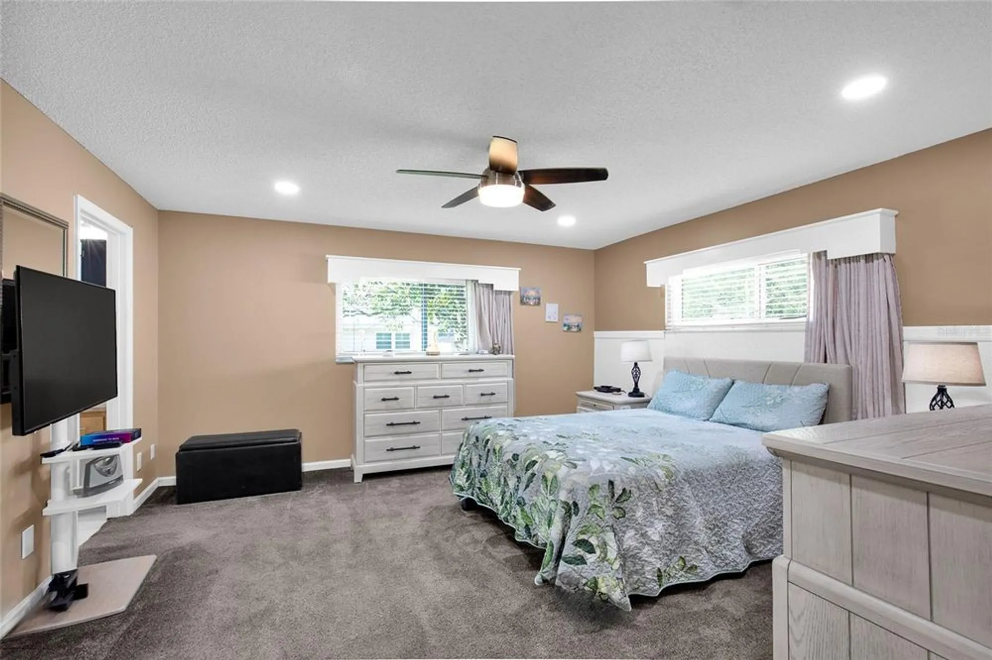 Property Slideshow image 12 of 17 | 8883 sw 93rd ln f, Ocala, FL, 34481