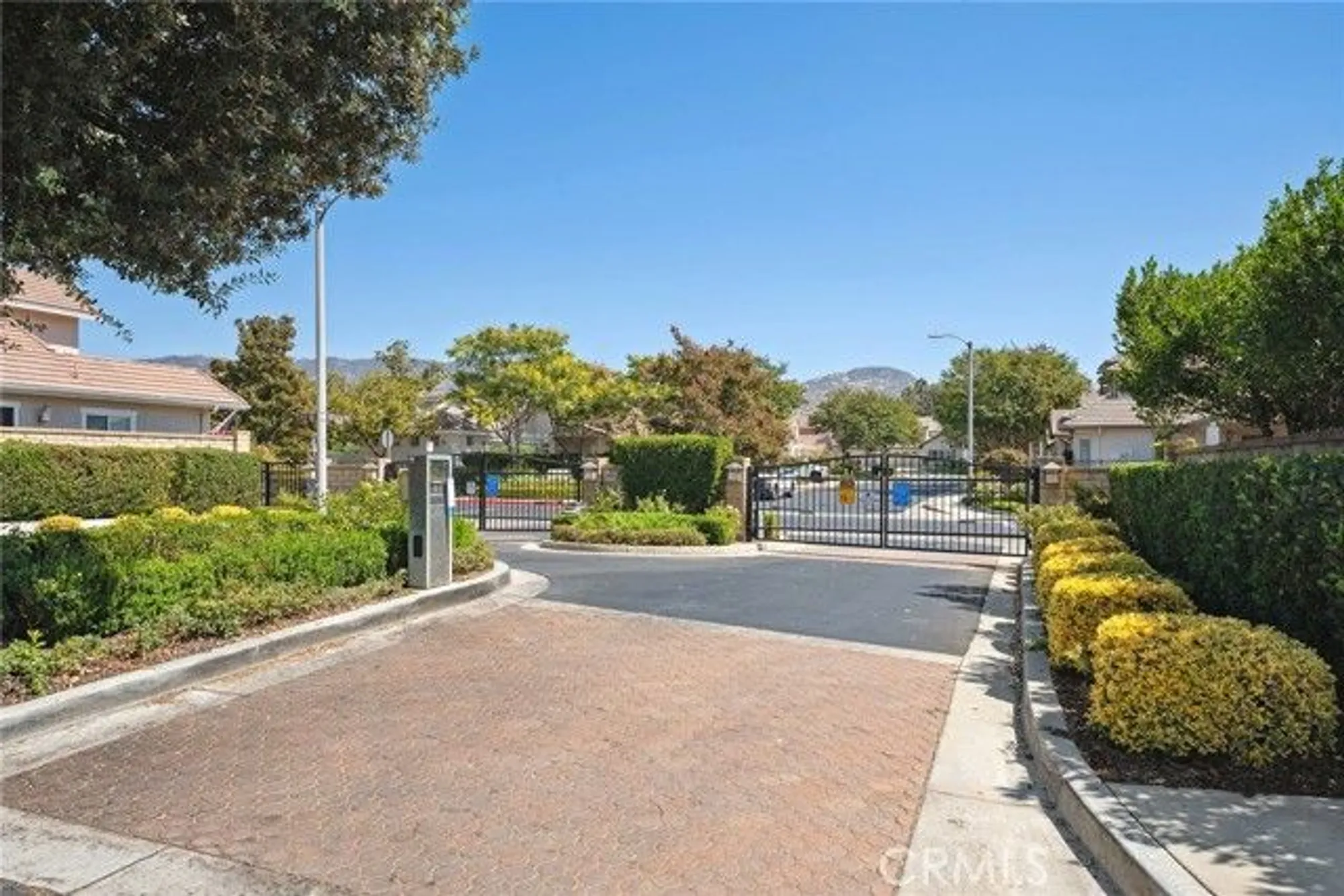 Property Slideshow image 45 of 52 | 2024 tulip ave, Simi Valley, CA, 93063