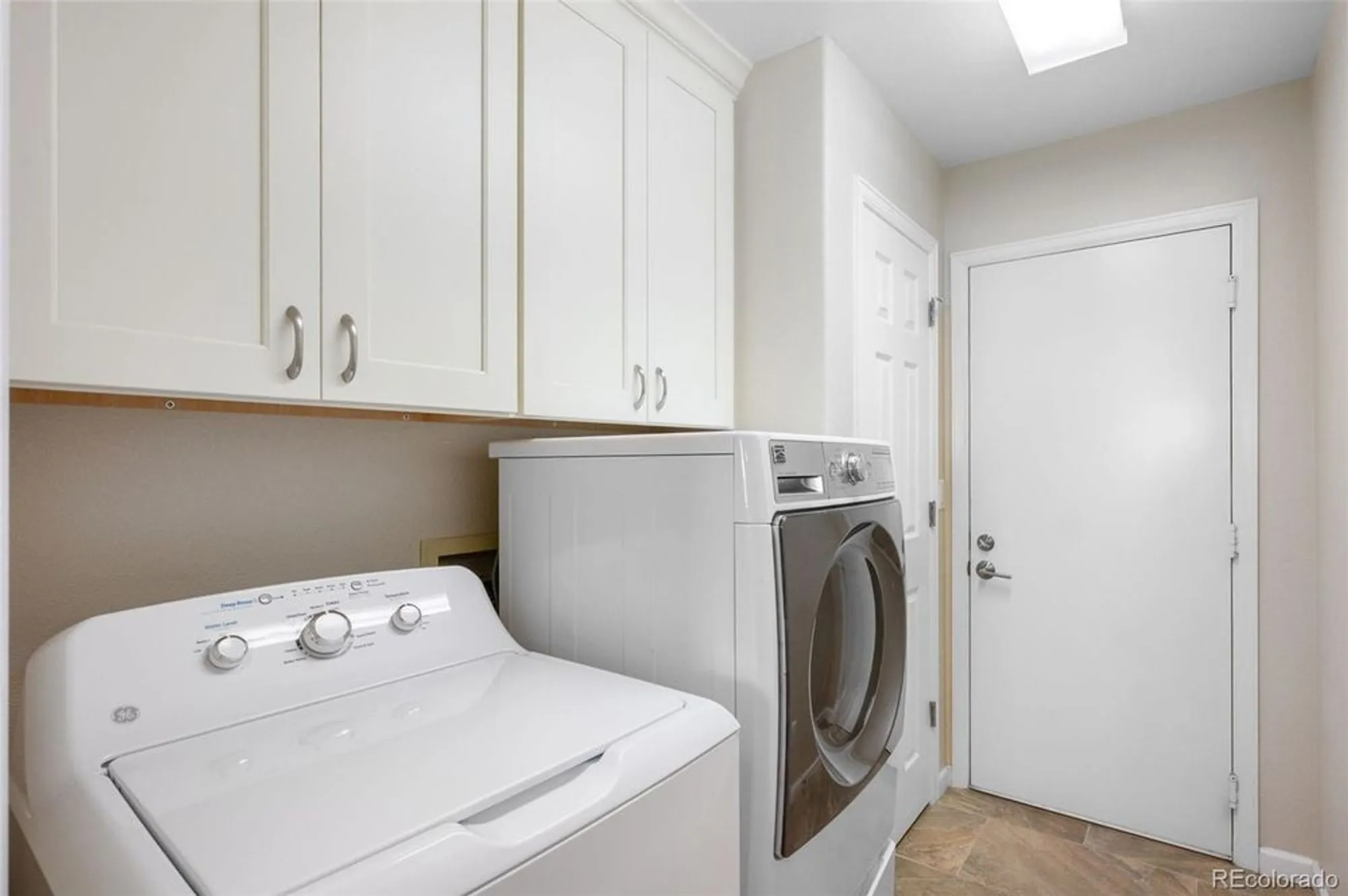 Property Slideshow image 27 of 47 | 4871 greenwich dr, Highlands Ranch, CO, 80130