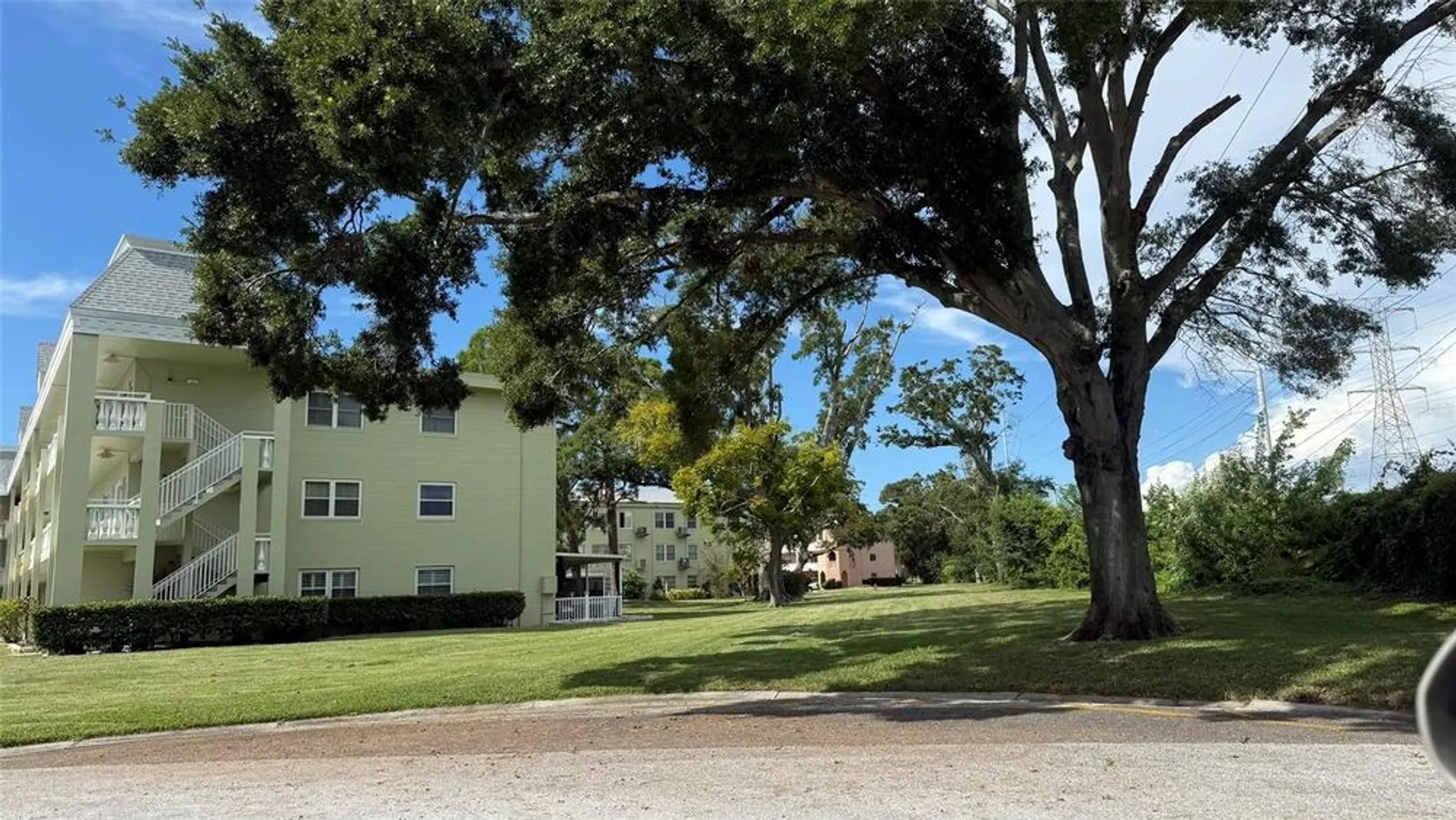 Property Slideshow image 32 of 33 | 2460 canadian way 48, Clearwater, FL, 33763