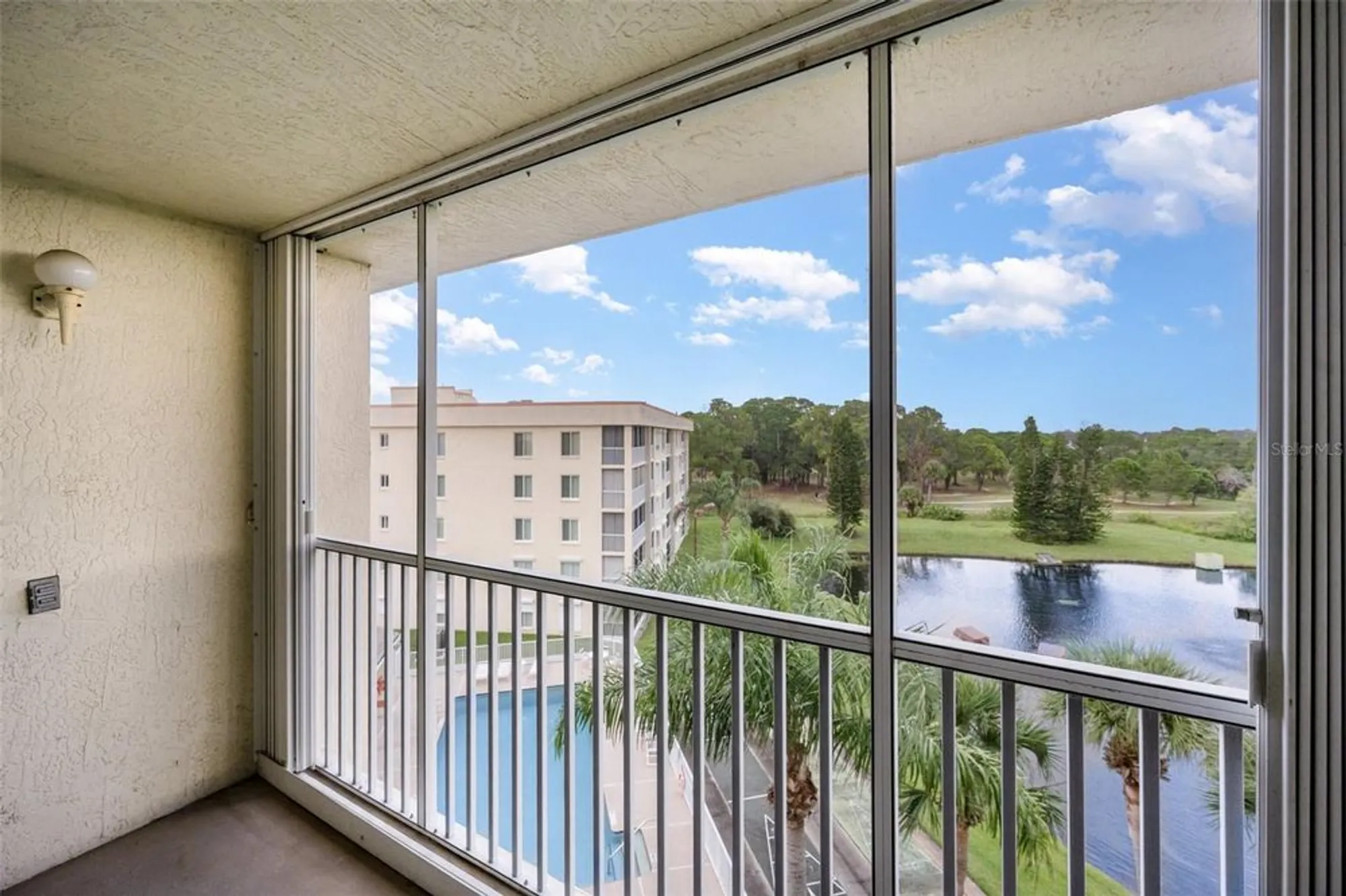 Property Slideshow image 21 of 26 | 1420 huntington ln 2502, Rockledge, FL, 32955