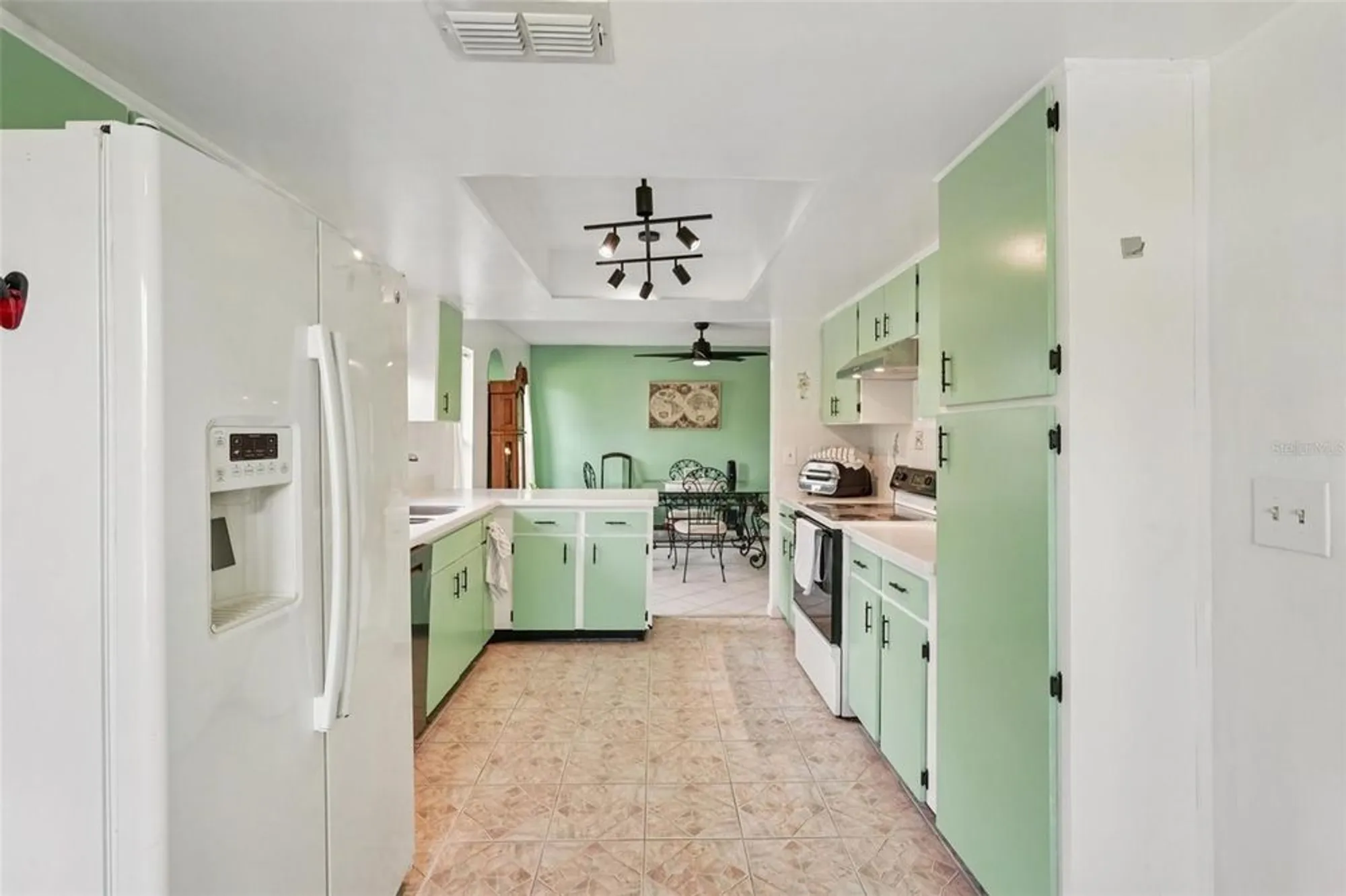 Property Slideshow image 11 of 51 | 1604 leland dr, Sun City Center, FL, 33573