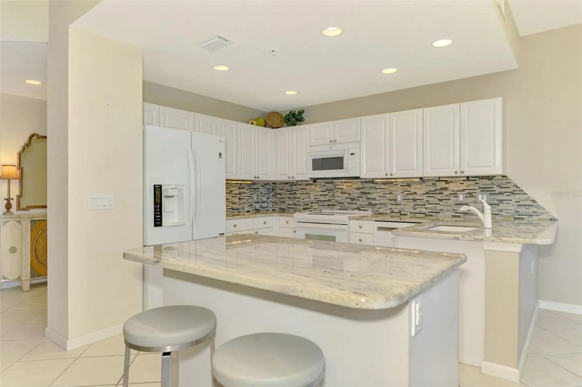 Property Slideshow image 12 of 82 | 4692 club dr # 101, Port Charlotte, FL, 33953