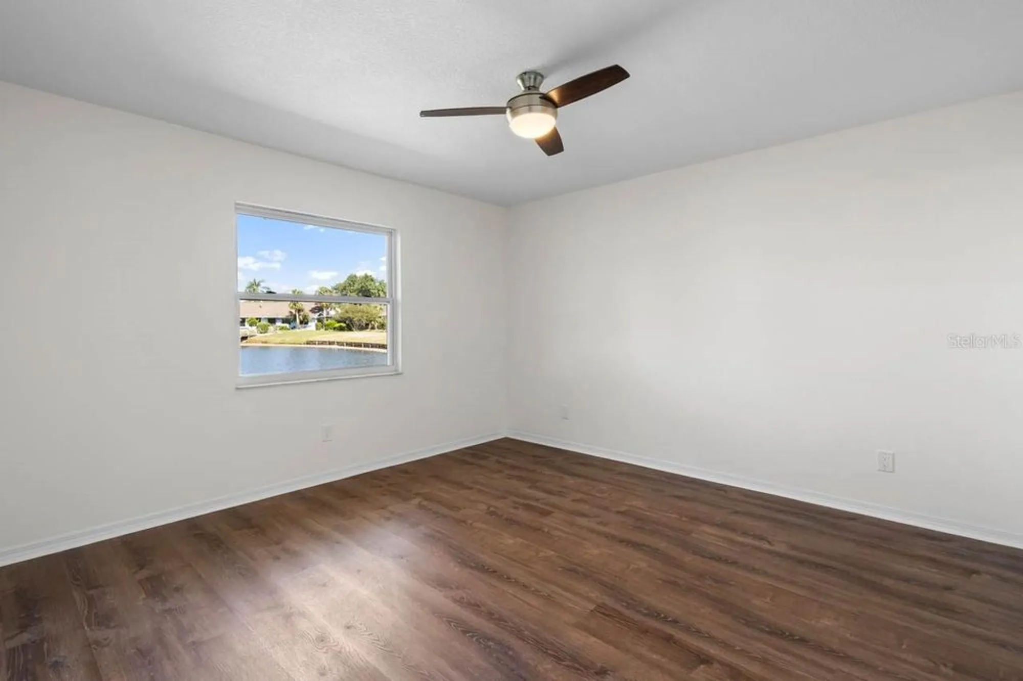 Property Slideshow image 18 of 34 | 1002 strawpocket pl, Sun City Center, FL, 33573