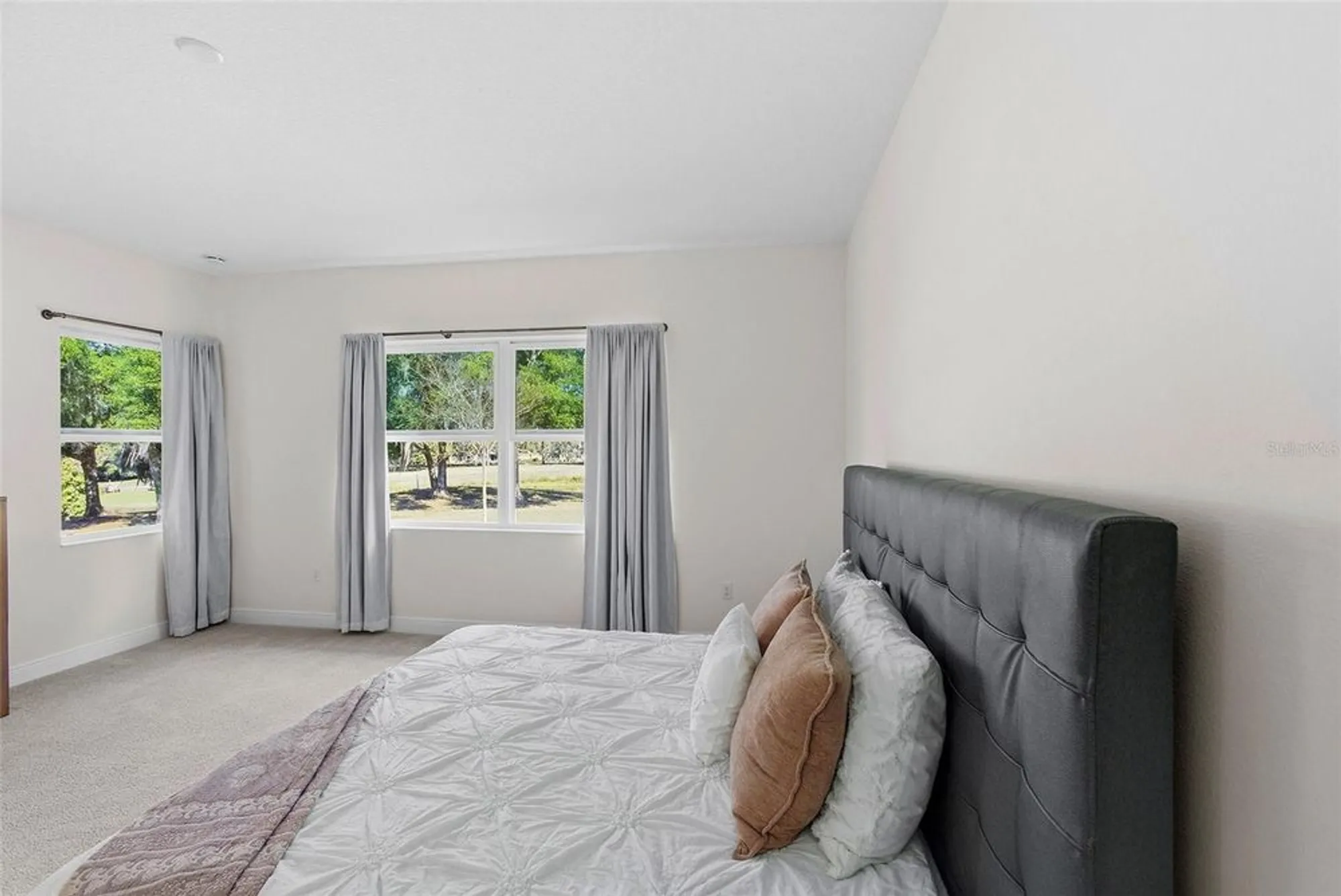 Property Slideshow image 21 of 62 | 5090 greens dr, Lady Lake, FL, 32159